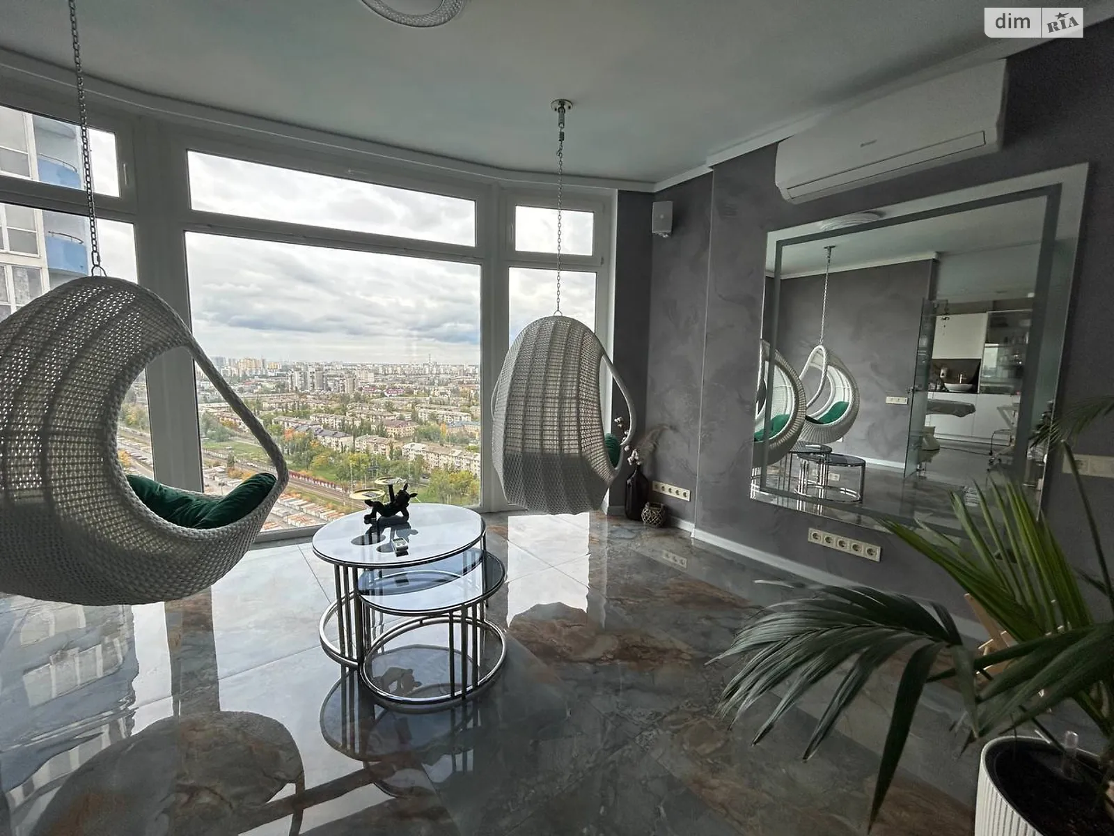 Сдается в аренду помещения свободного назначения 150 кв. м в 35-этажном здании, цена: 2500 $ - фото 1