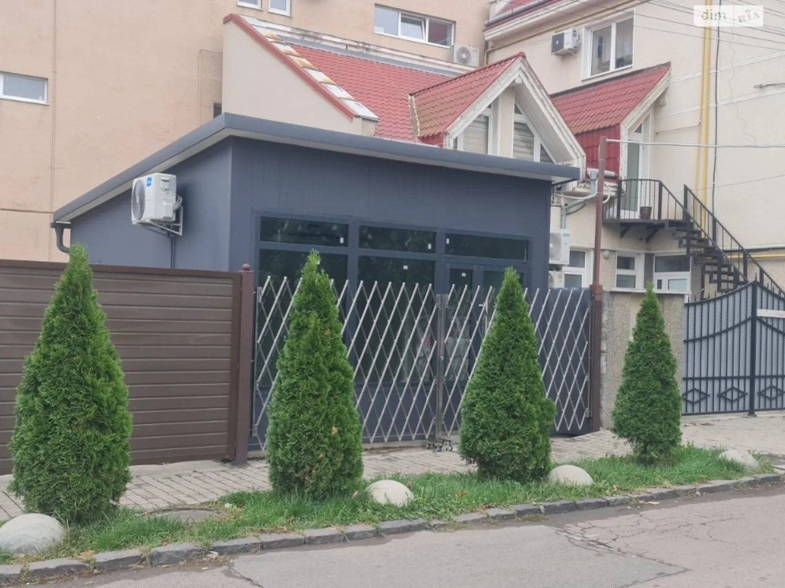 Сдается в аренду помещения свободного назначения 32 кв. м в 1-этажном здании, цена: 250 € - фото 1