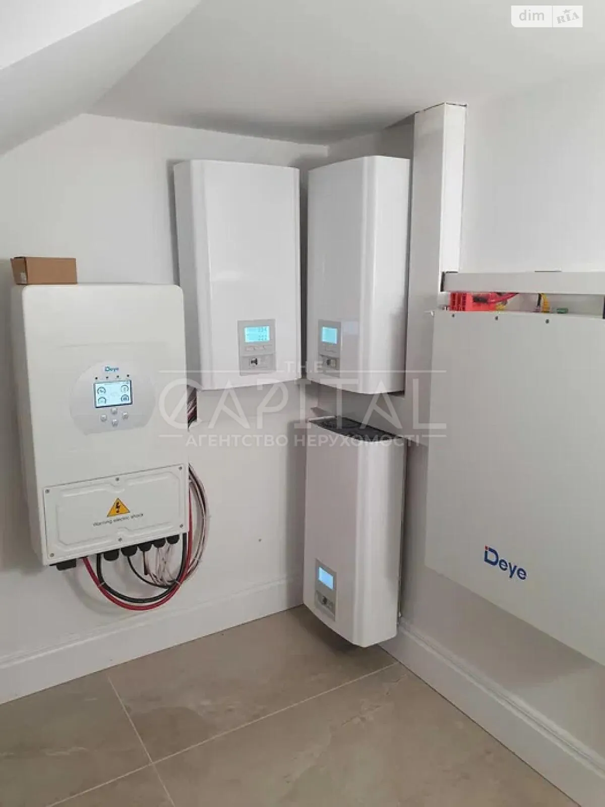 Продается дом на 3 этажа 395 кв. м с баней/сауной, цена: 1350000 € - фото 1