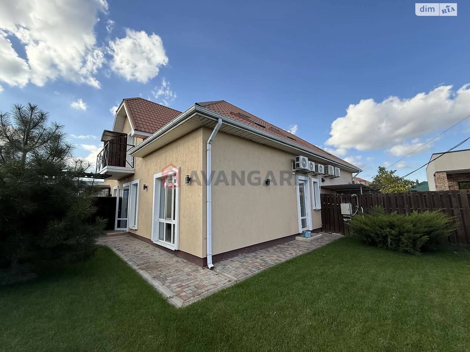 Продается дом на 2 этажа 105 кв. м с верандой, цена: 178000 $ - фото 1