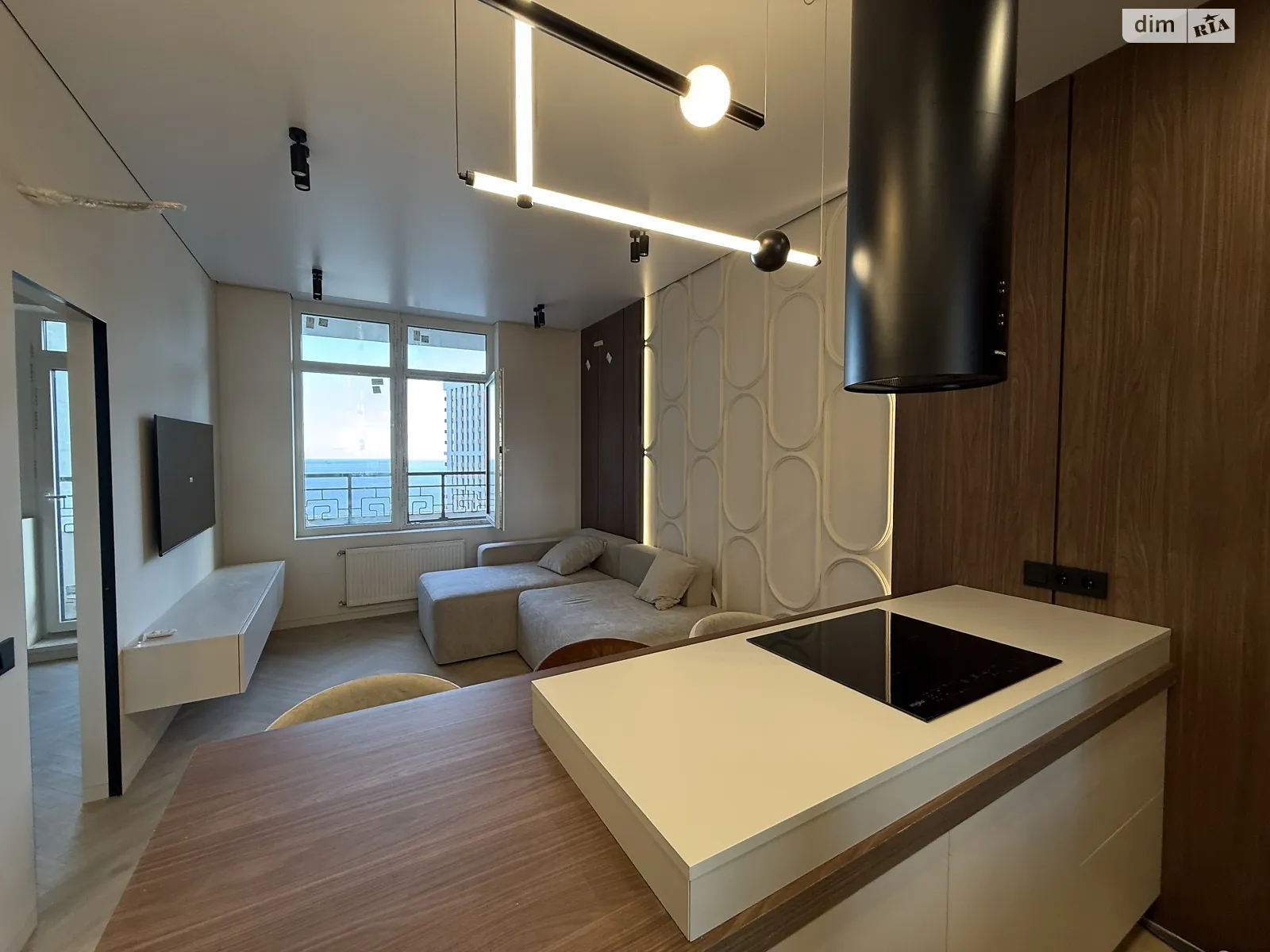 Продается 1-комнатная квартира 45 кв. м в Одессе, ул. Генуэзская, 3Г - фото 1