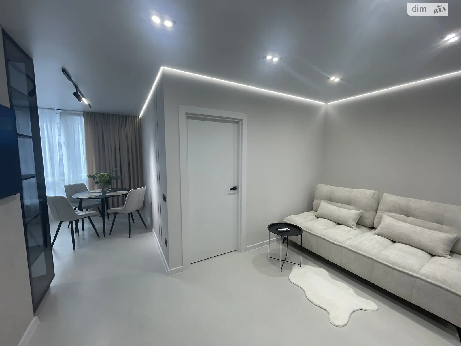 Продается 1-комнатная квартира 39 кв. м в Ивано-Франковске, ул. Юліана Пелеша(Крайковского), 3 корпус 8 - фото 1