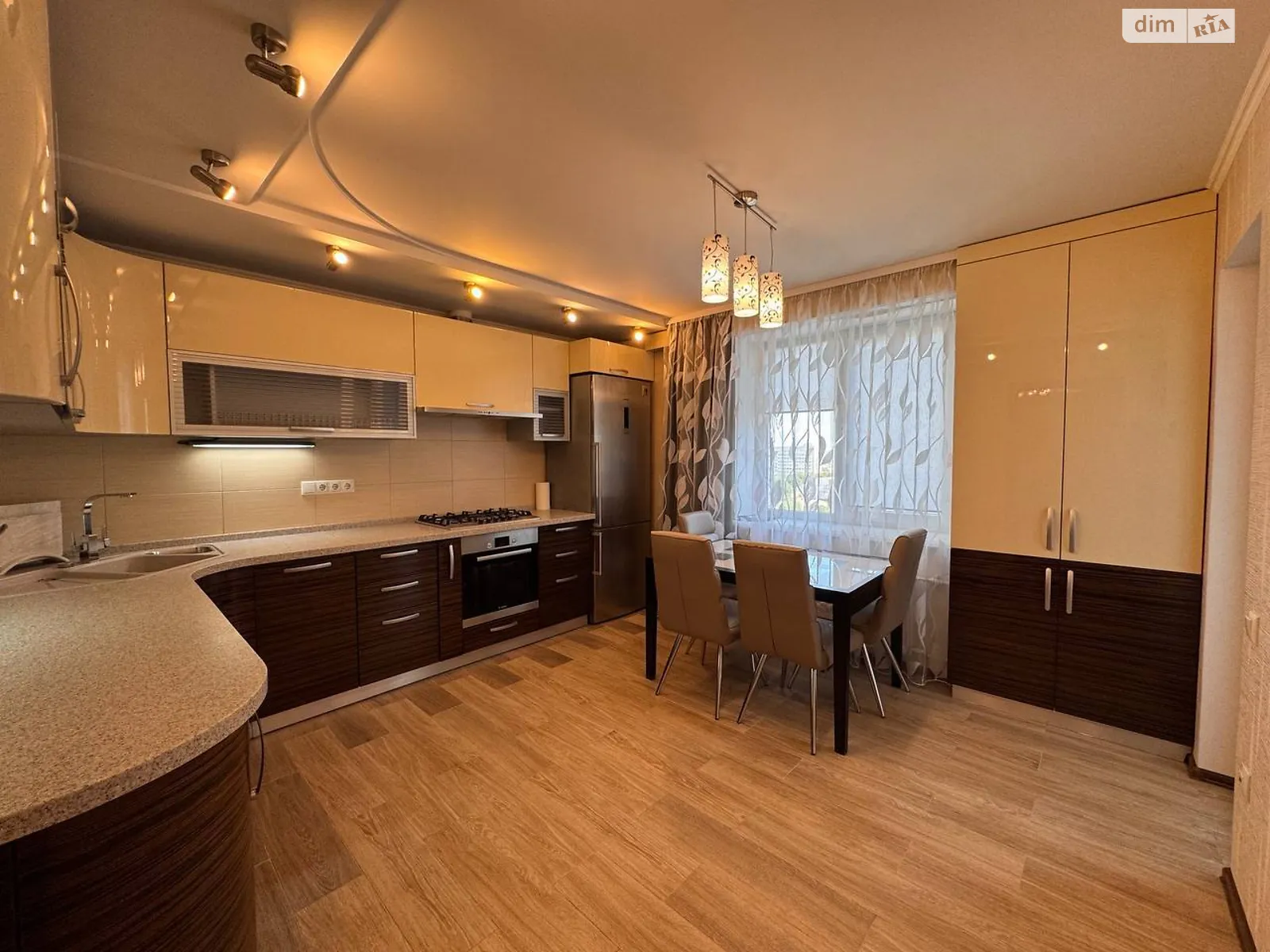 Сдается в аренду 2-комнатная квартира 87 кв. м в Черкассах, бул. Шевченко, 135 - фото 1