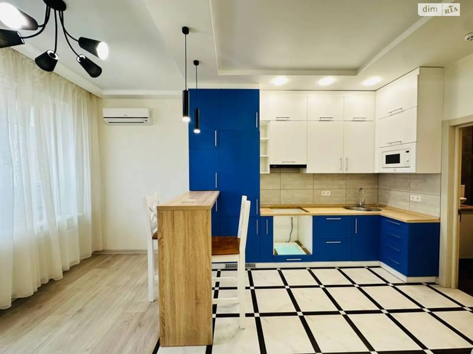 Продается 1-комнатная квартира 39 кв. м в Одессе, ул. Пишоновская, 24А - фото 1