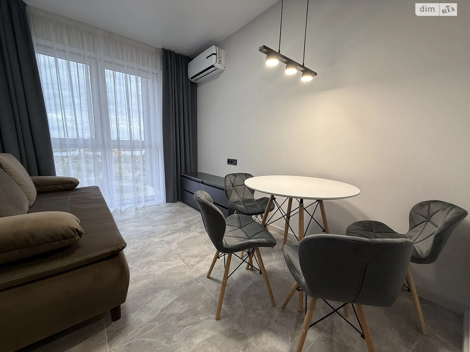 Сдается в аренду 1-комнатная квартира 41 кв. м в Черкассах, ул. Казацкая, 17 - фото 1