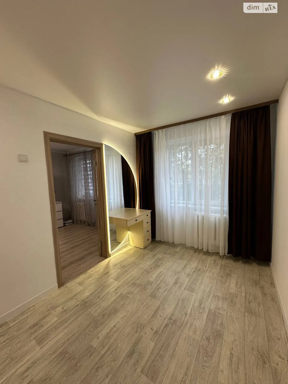 Продается 2-комнатная квартира 45 кв. м в Днепре, ул. Хмельницкого Богдана, 17 - фото 1