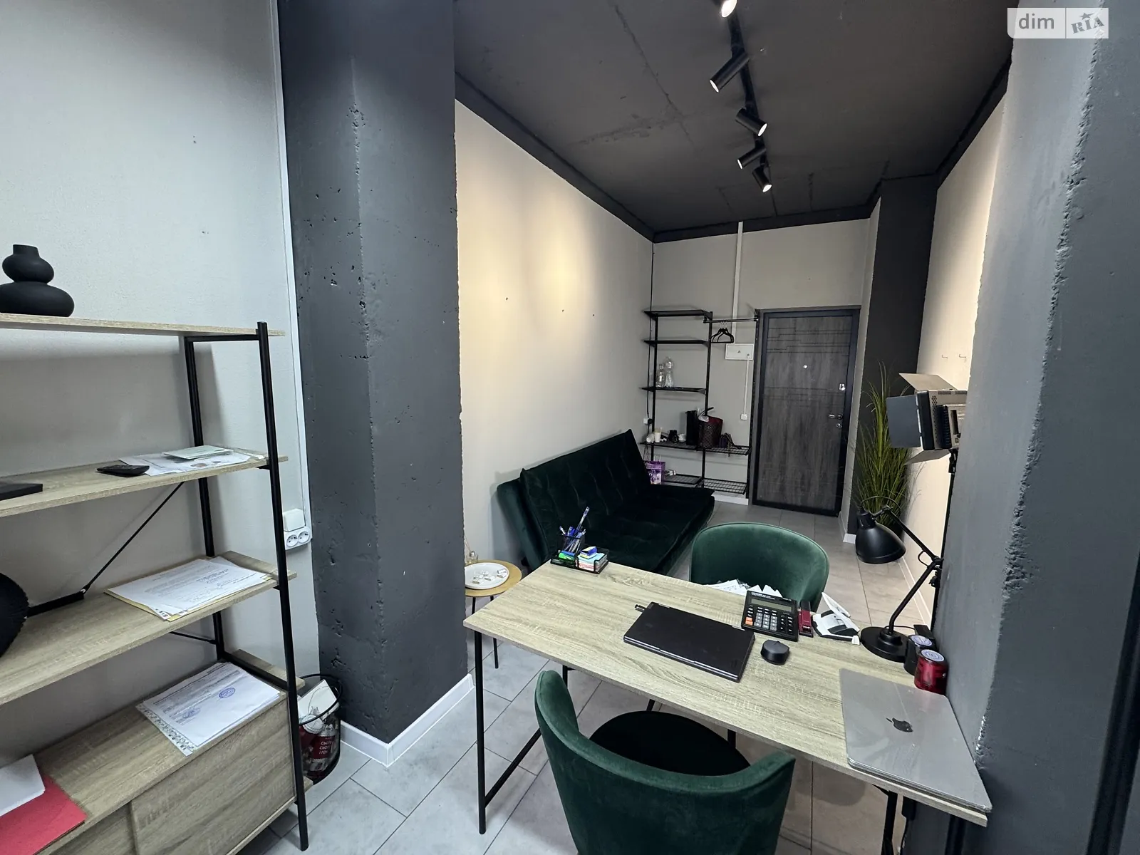 Здається в оренду офіс 12.2 кв. м в бізнес-центрі, цена: 6500 грн - фото 1