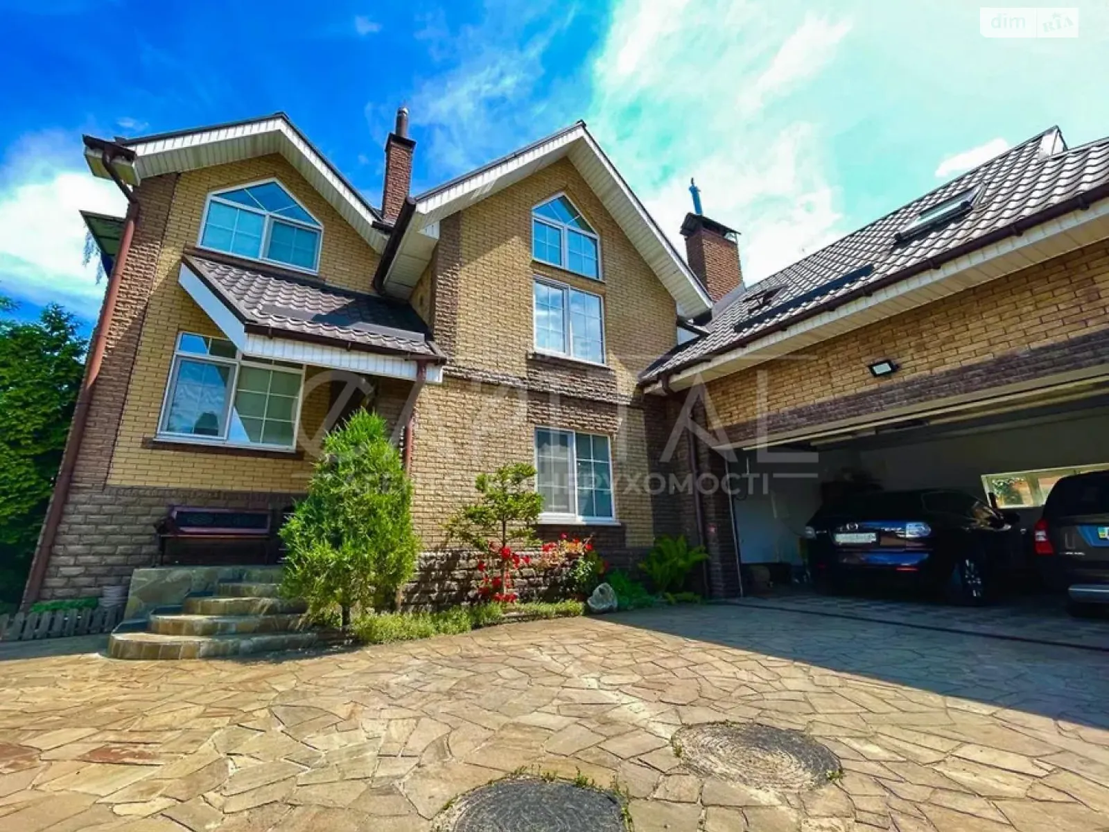 Продается дом на 3 этажа 430 кв. м с камином, цена: 679000 $ - фото 1