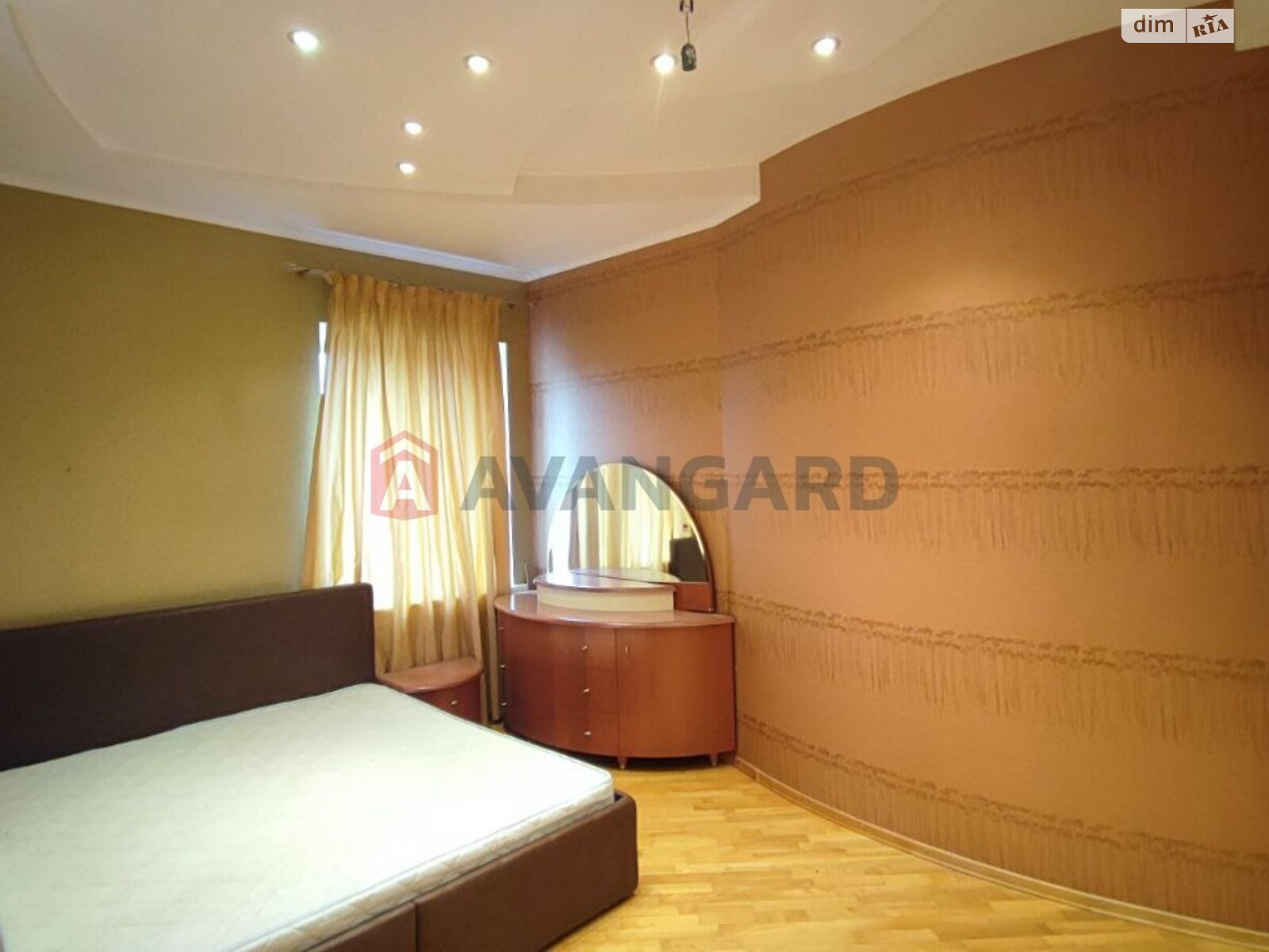 Прев'ю фото 3