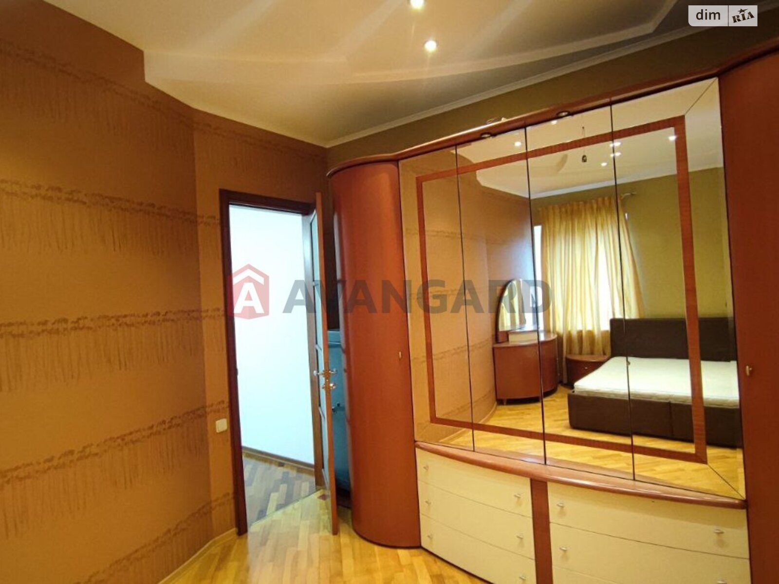 Прев'ю фото 4