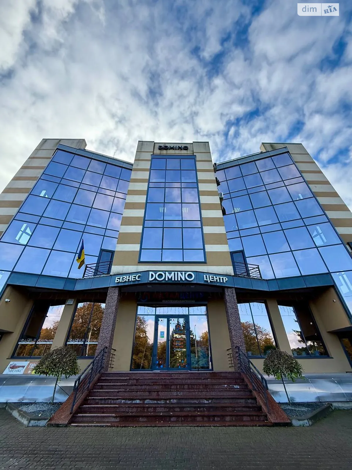 Сдается в аренду офис 90 кв. м в бизнес-центре, цена: 31500 грн - фото 1