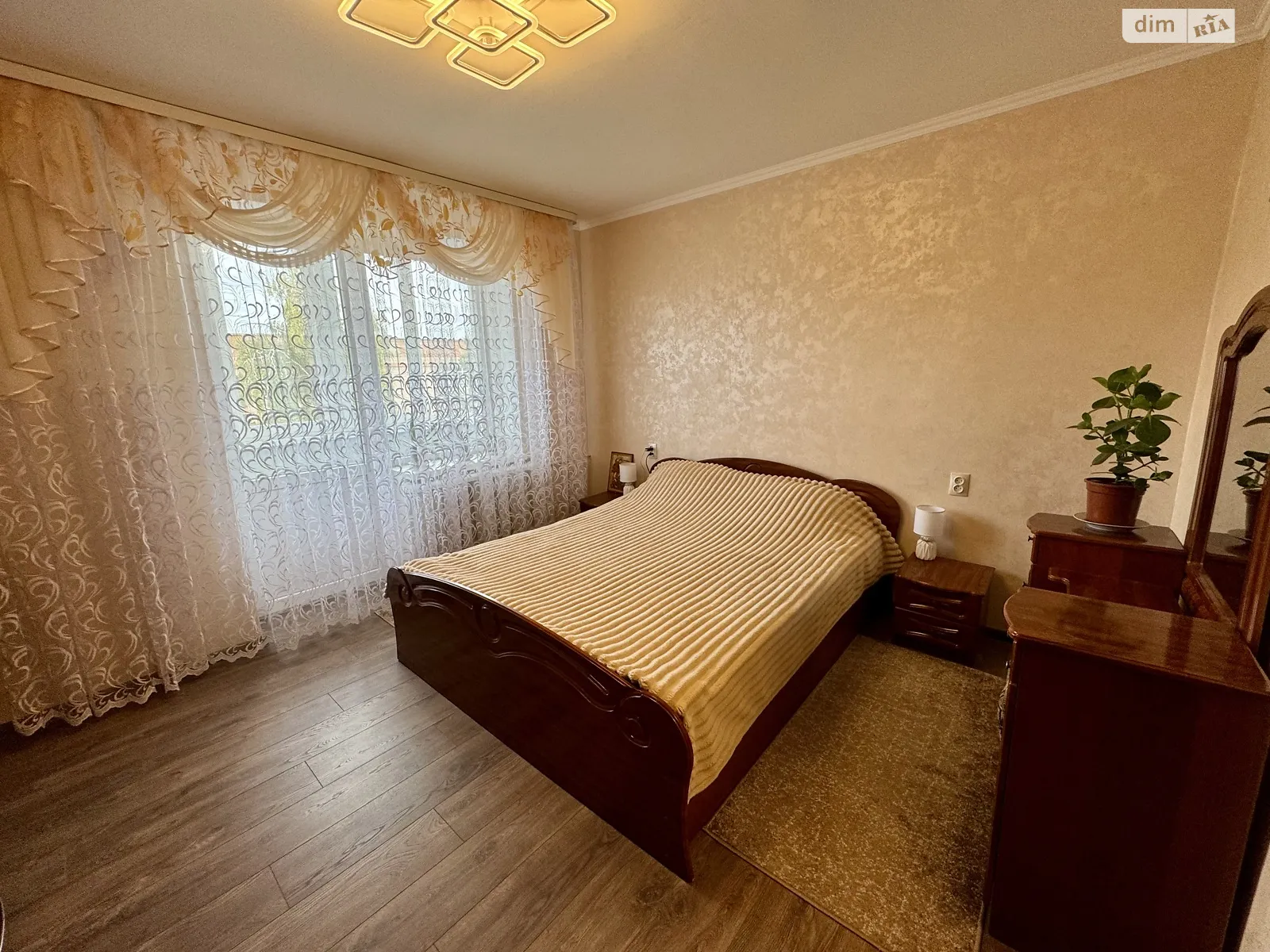 Продается 2-комнатная квартира 54.1 кв. м в Ровно, ул. Ленокомбинатовская, 5 - фото 1