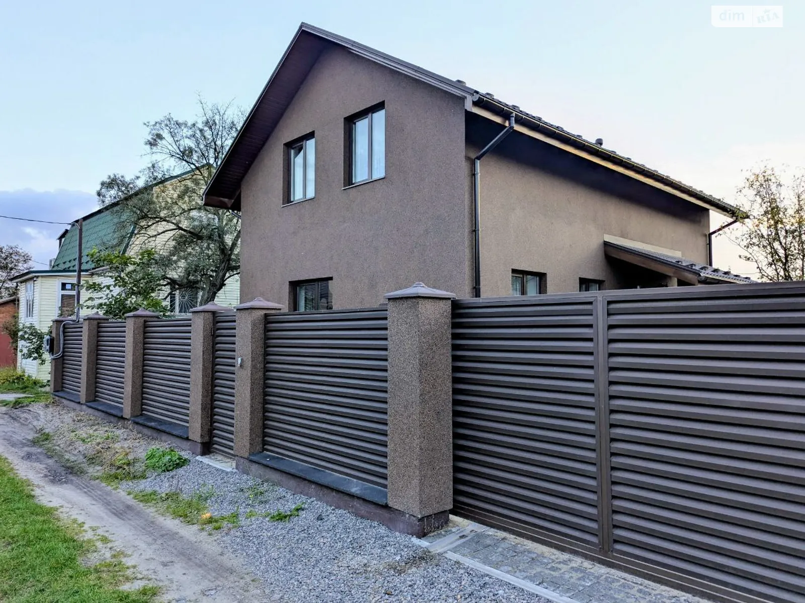 Сдается в аренду дом на 2 этажа 180 кв. м с беседкой, цена: 1400 $ - фото 1