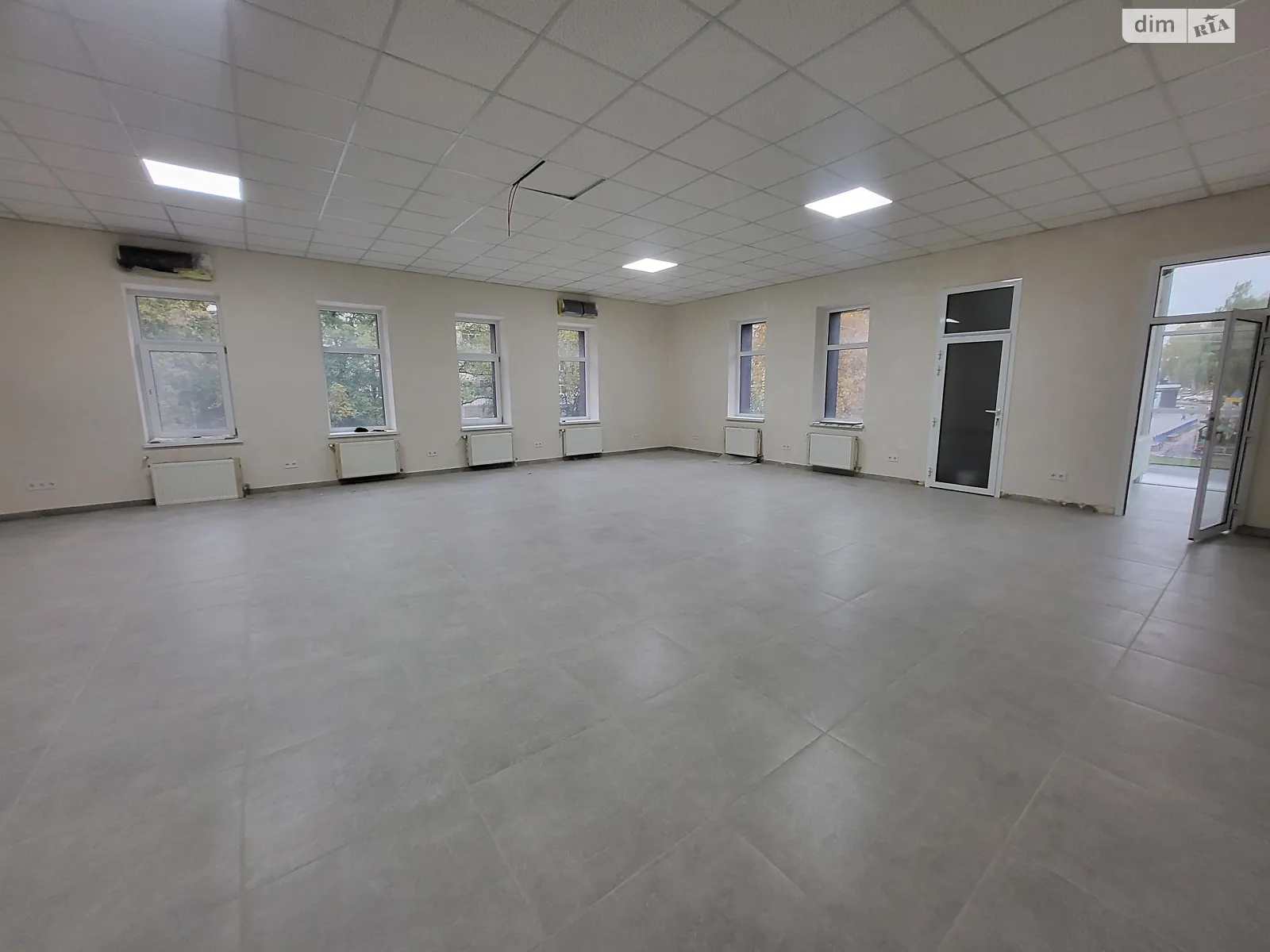 Сдается в аренду офис 420 кв. м в бизнес-центре, цена: 4200 $ - фото 1