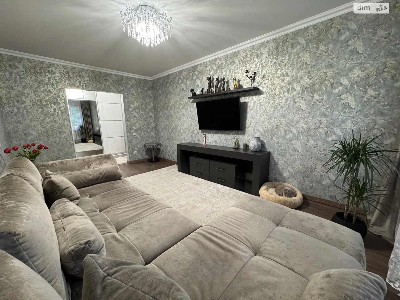 Продается 3-комнатная квартира 60.8 кв. м в Ровно, ул. Волынской Дивизии, 9 - фото 1