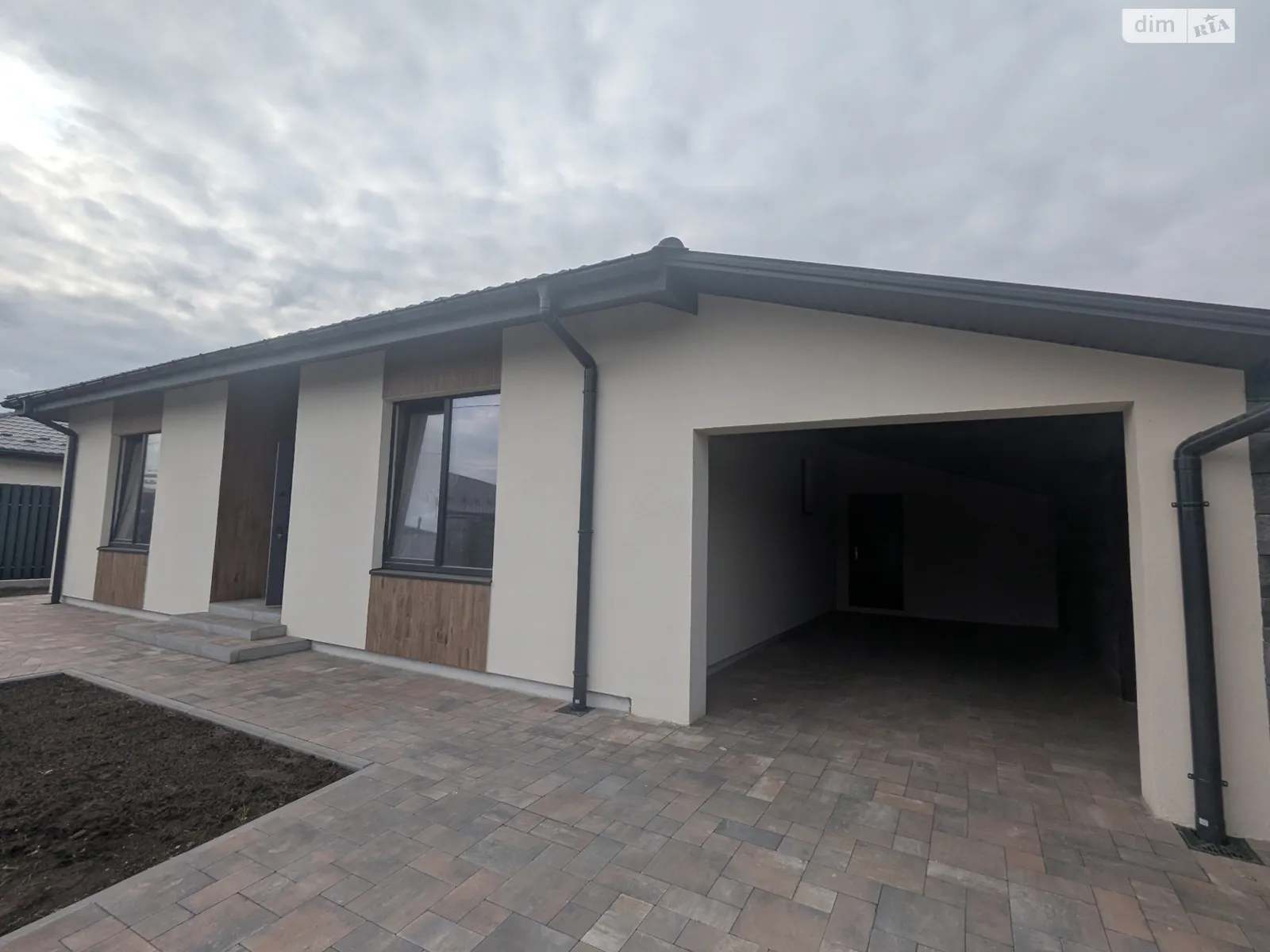 Продається одноповерховий будинок 96 кв. м з каміном, цена: 91000 $ - фото 1