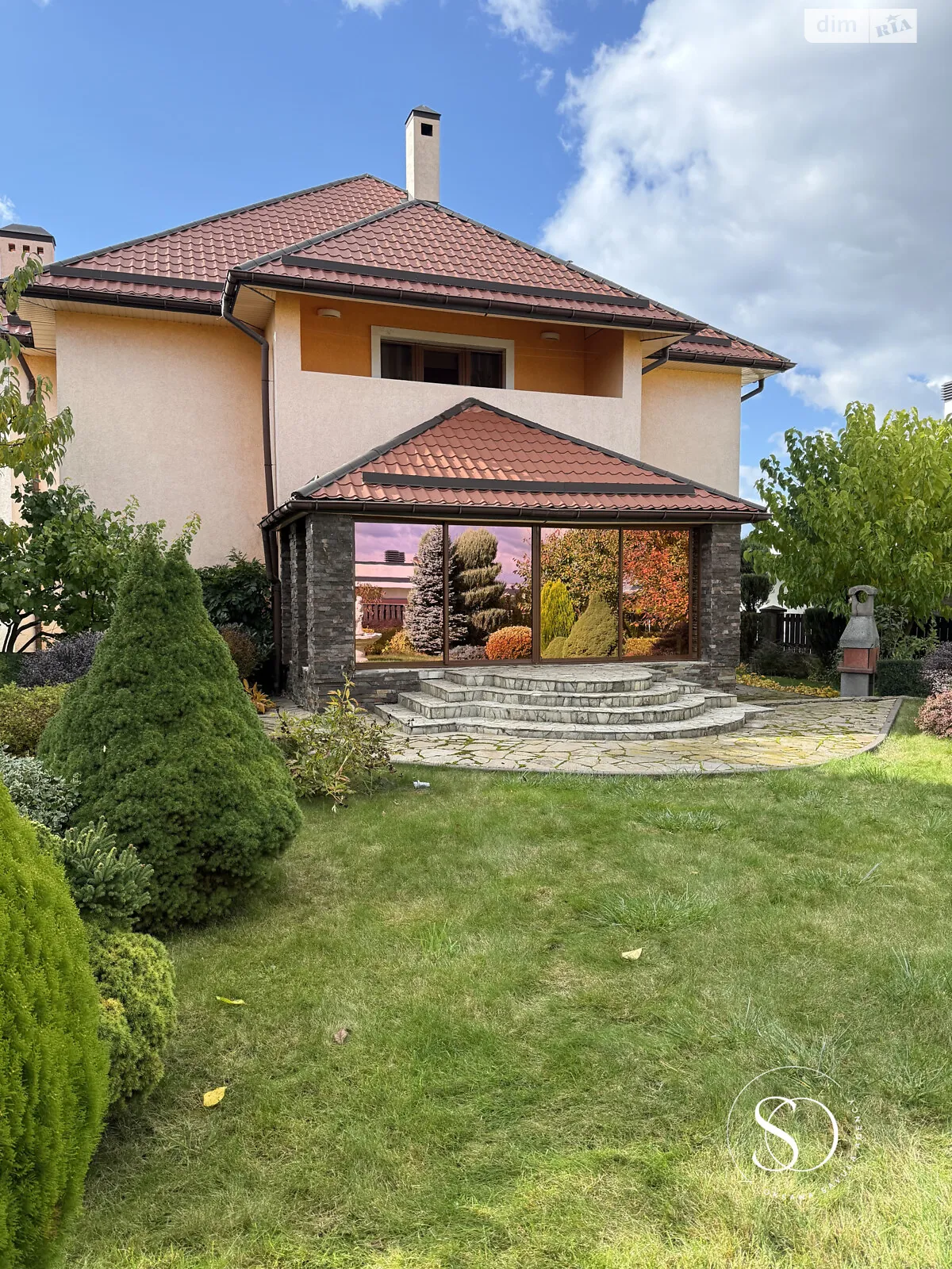 Продается дом на 2 этажа 250 кв. м с подвалом, цена: 420000 $ - фото 1