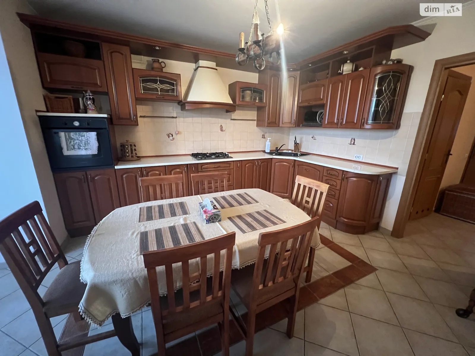 4-комнатная квартира 166.1 кв. м в Тернополе, ул. Липовая, 25 - фото 1