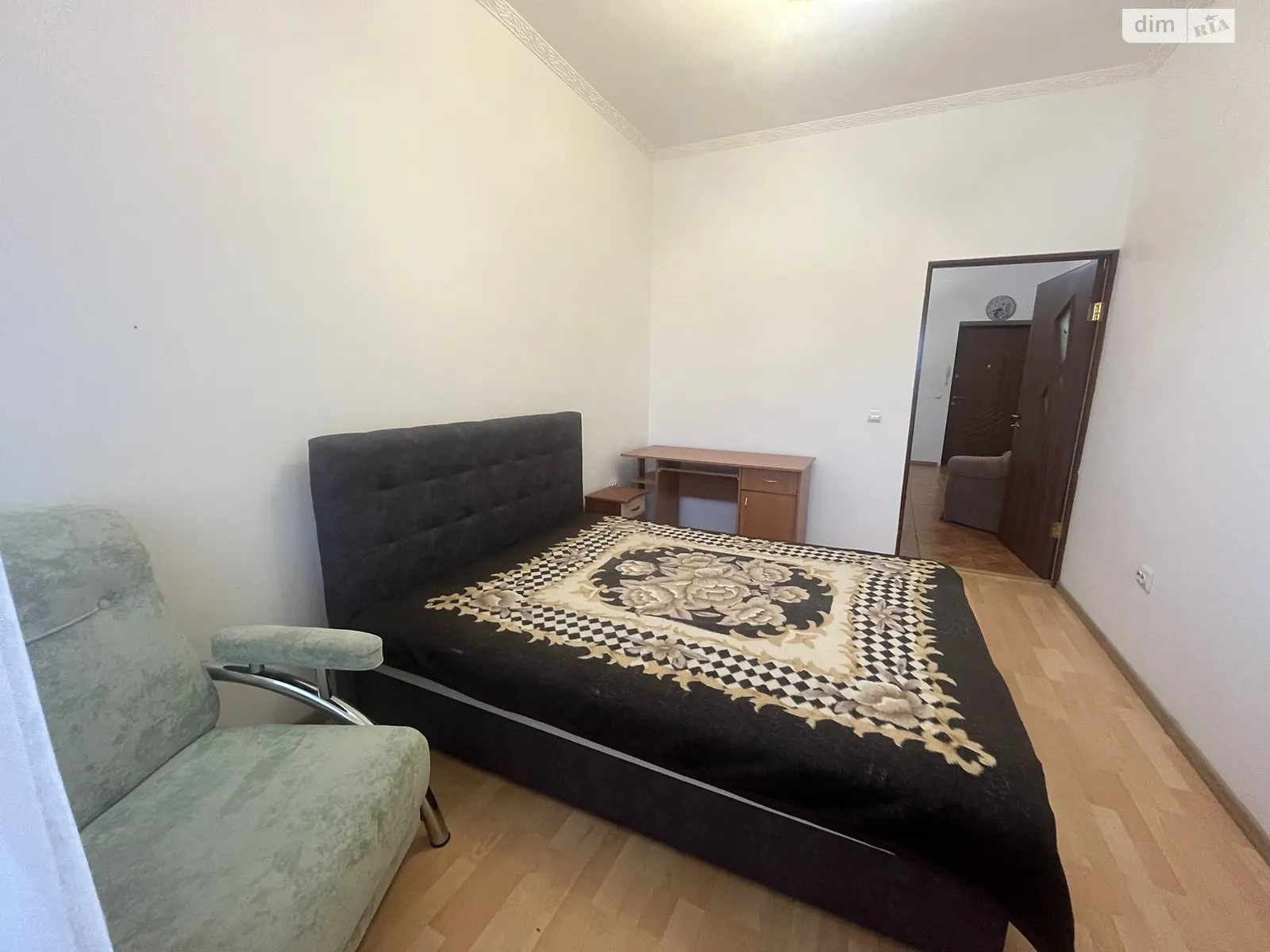 Сдается в аренду 2-комнатная квартира 79 кв. м в, цена: 400 € - фото 1