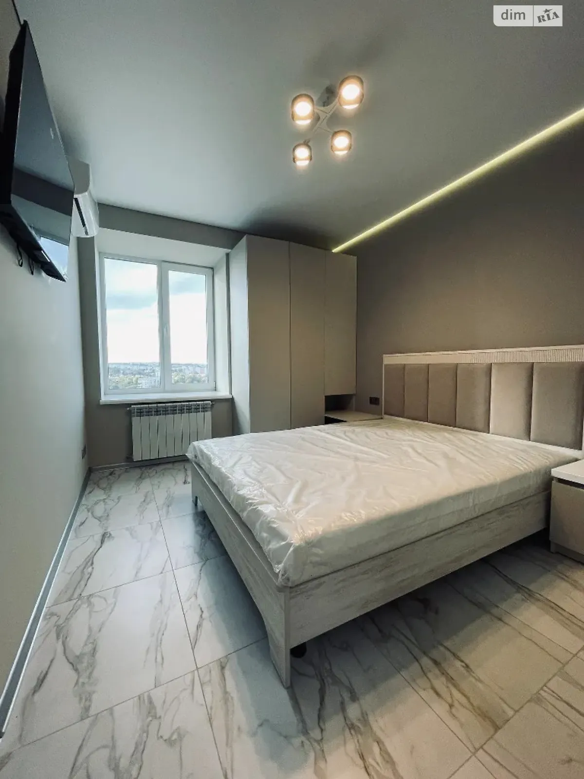 Продается 1-комнатная квартира 39 кв. м в Днепре, просп. Поля Александра, 27Д - фото 1