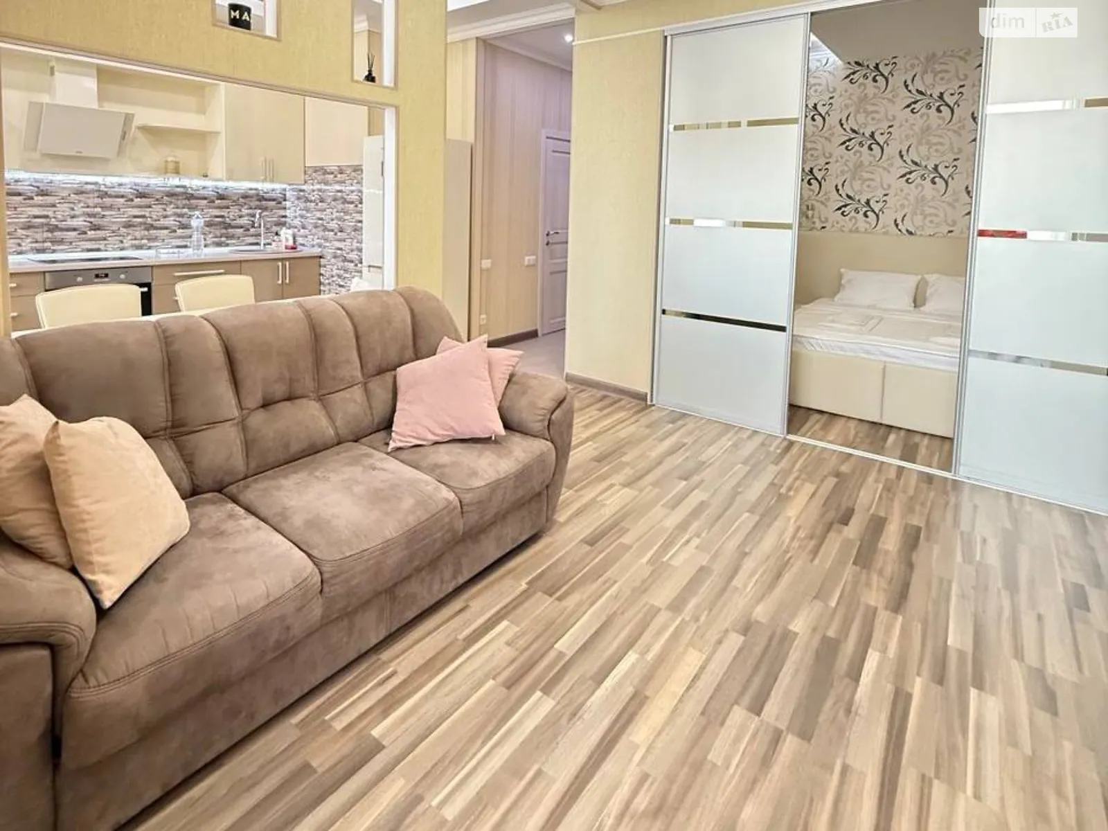 Сдается в аренду 1-комнатная квартира 50 кв. м в Одессе, бул. Французский - фото 1