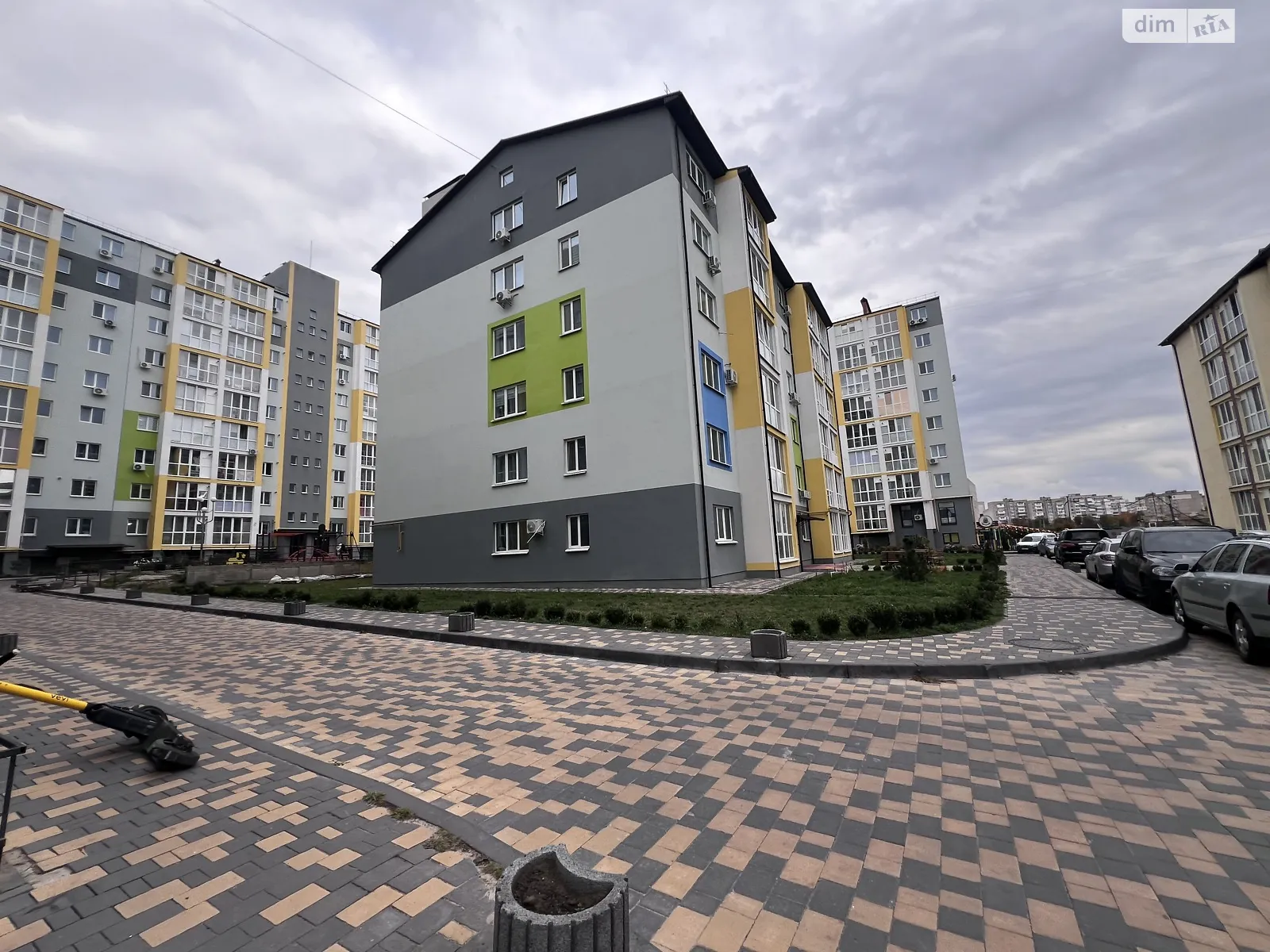 Продается 1-комнатная квартира 47 кв. м в Зарванцах, ул. Одесская, 3 - фото 1