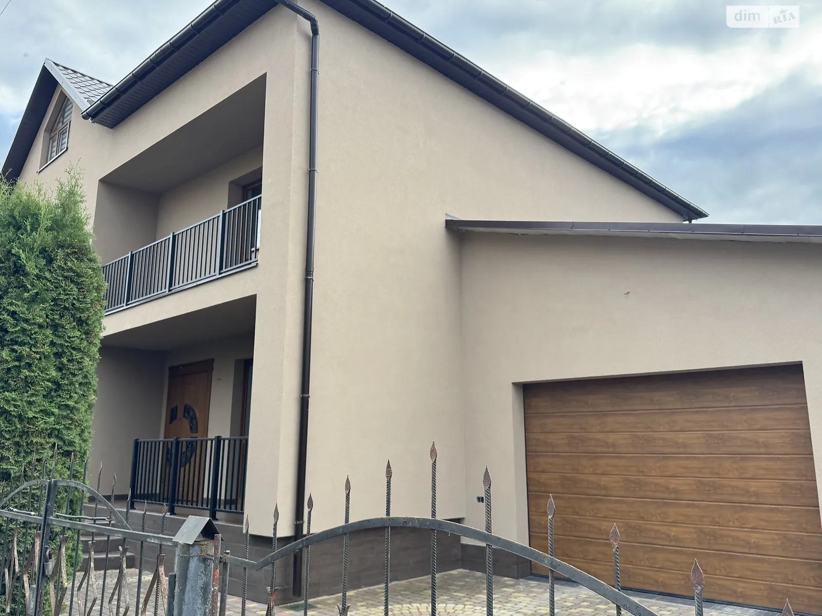 Продается дом на 2 этажа 250 кв. м с камином, цена: 265000 $ - фото 1