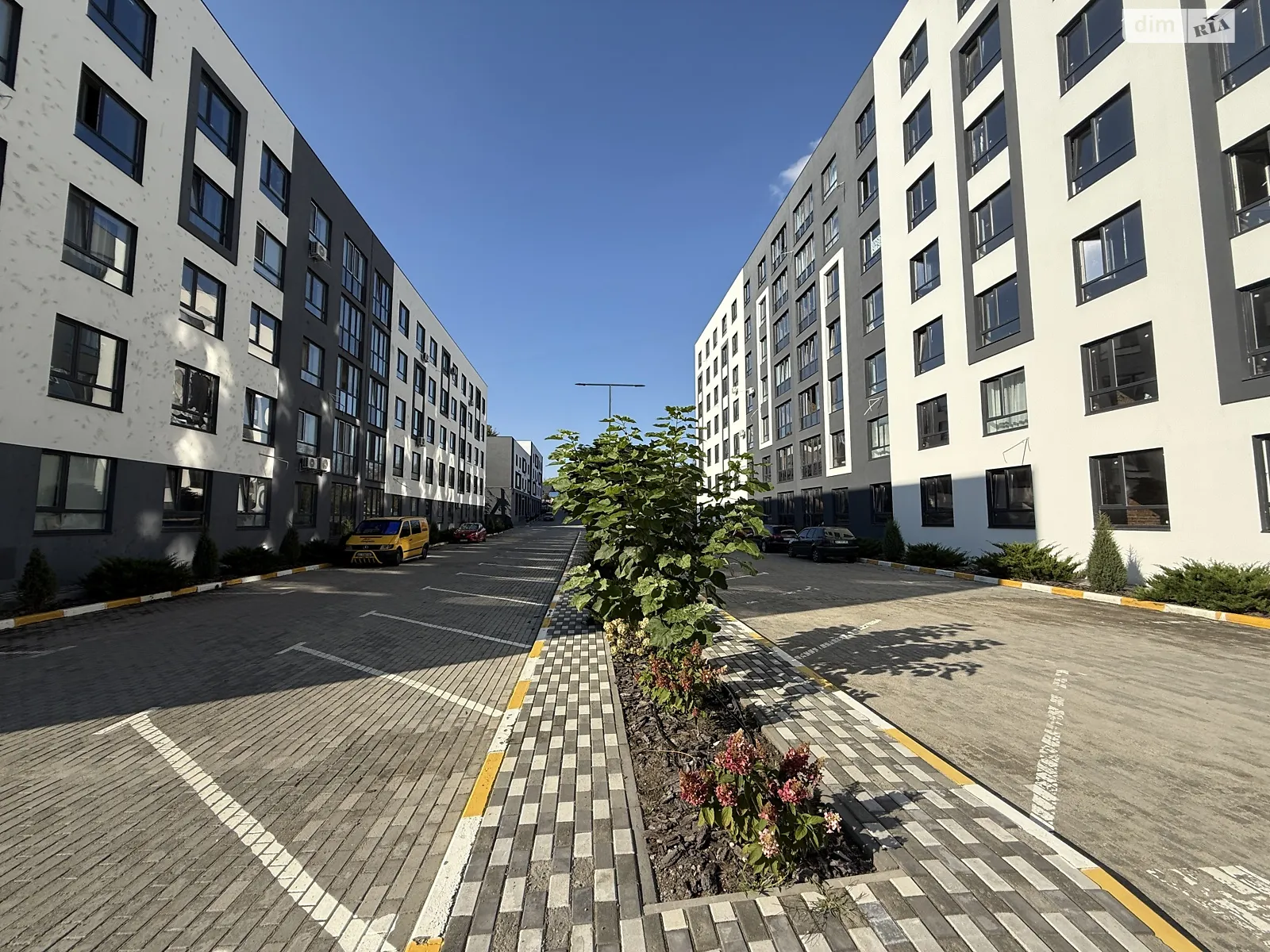 Продается 2-комнатная квартира 46.1 кв. м в Гостомеле, ул. Мирная, 3Б - фото 1