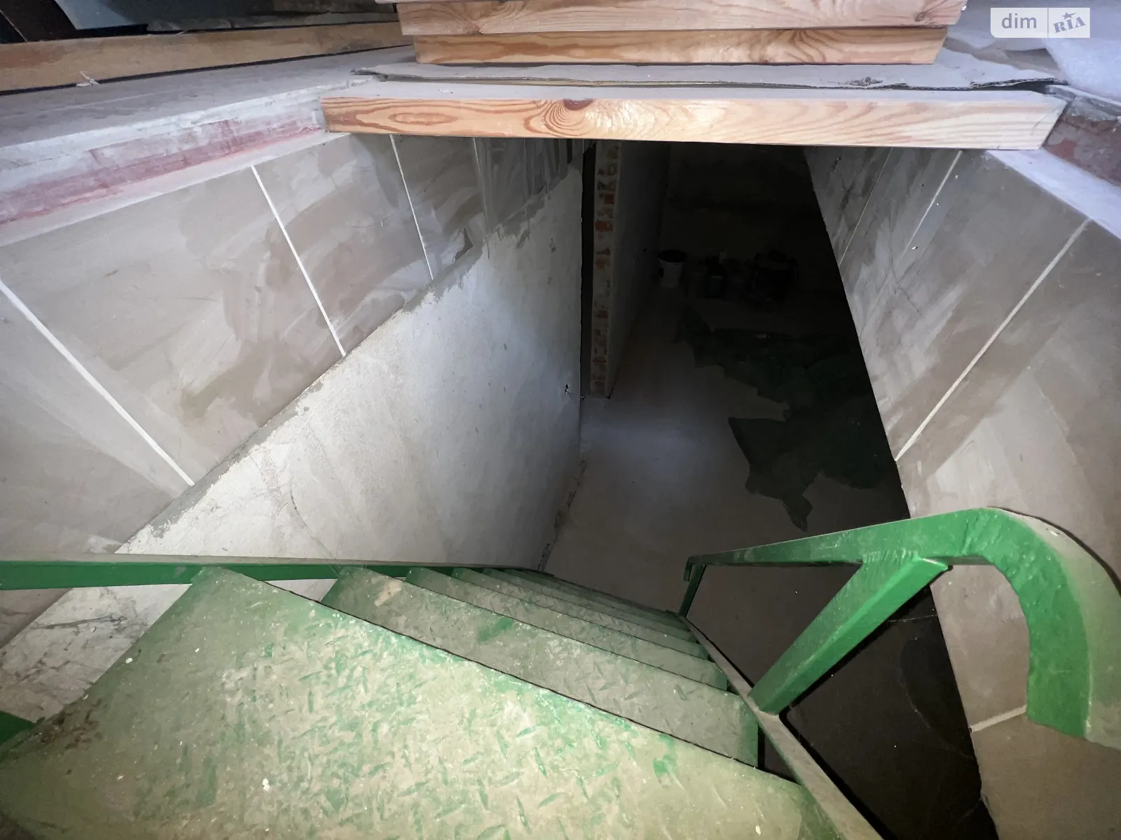 Продается место в гаражном кооперативе универсальный на 24 кв. м, цена: 15000 $ - фото 1