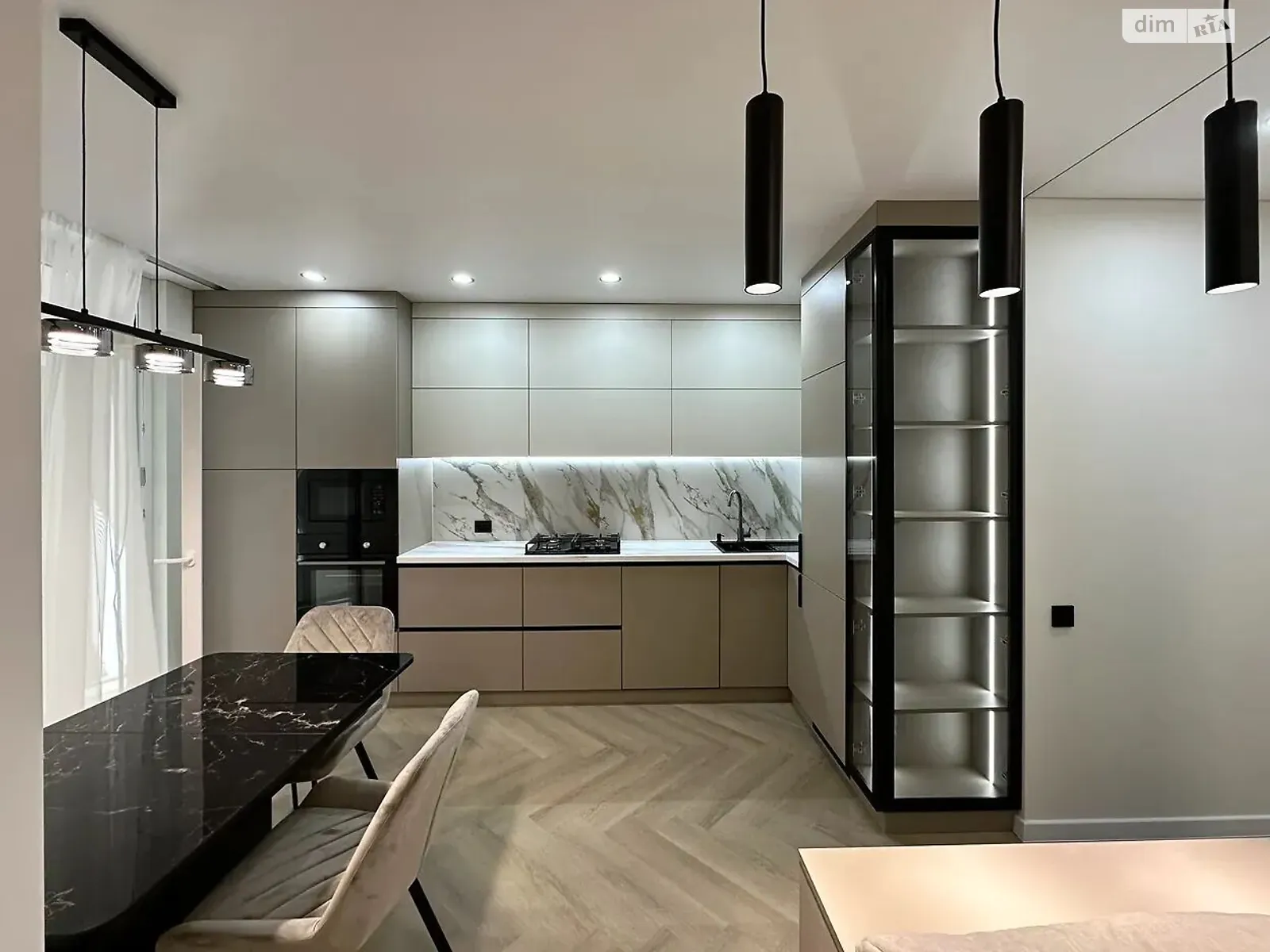 Продается 2-комнатная квартира 71 кв. м в Ивано-Франковске, ул. Юліана Пелеша(Крайковского), 3 корпус 10 - фото 1