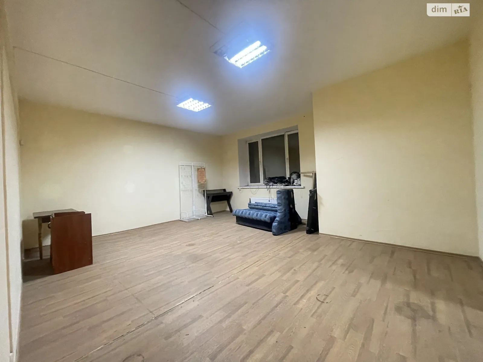 Продается 1-комнатная квартира 48 кв. м в Великодолинском, ул. Одесская - фото 1