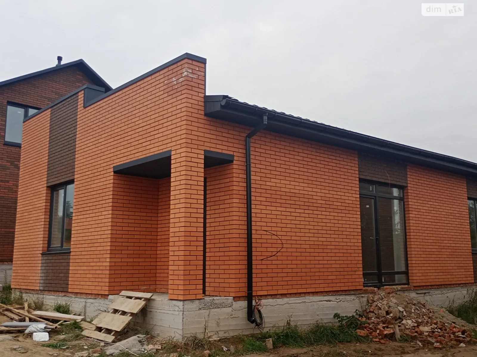 Продается одноэтажный дом 80 кв. м с камином, цена: 84000 $ - фото 1
