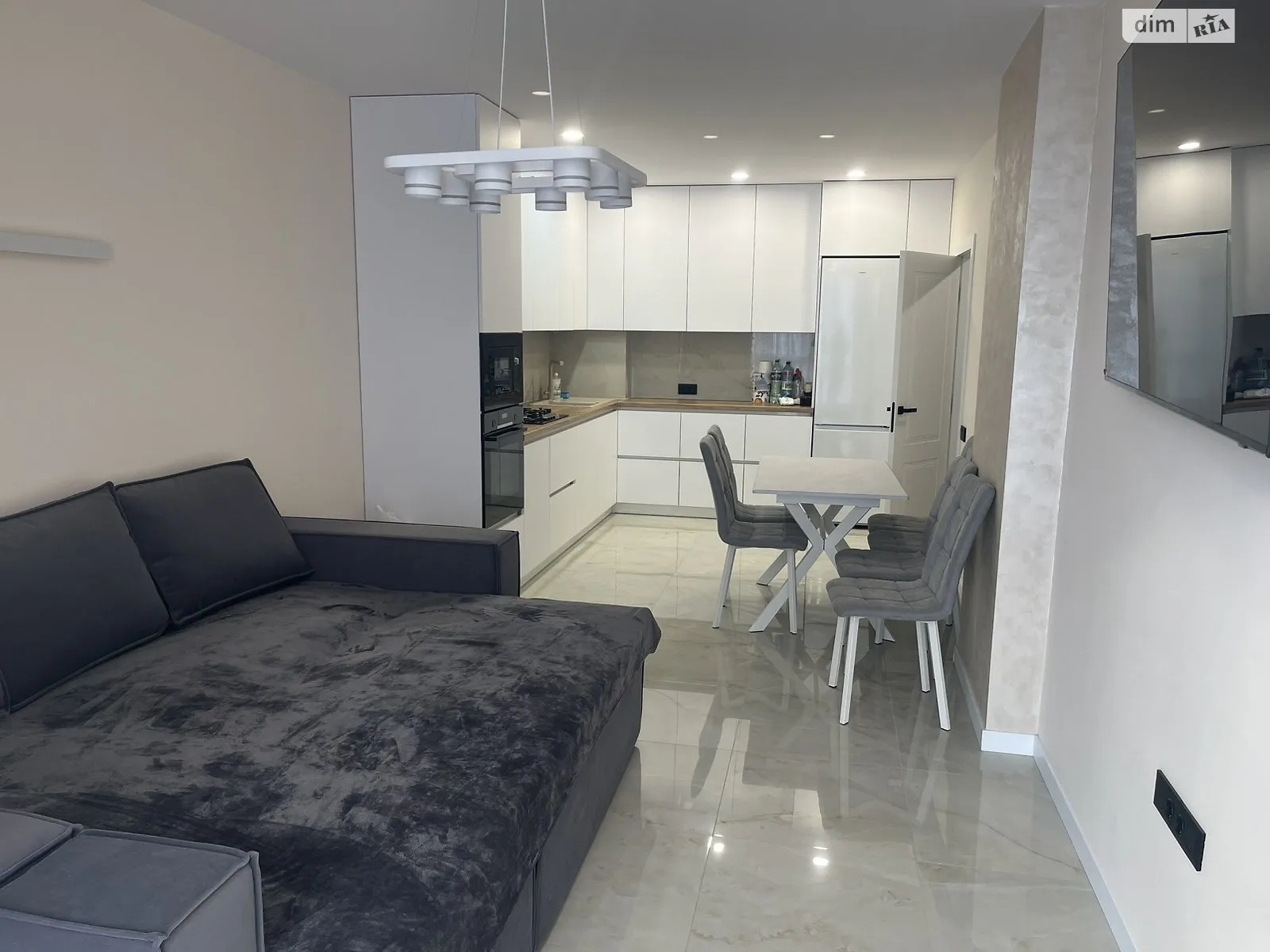 Здається в оренду 2-кімнатна квартира 70 кв. м у, цена: 700 $ - фото 1