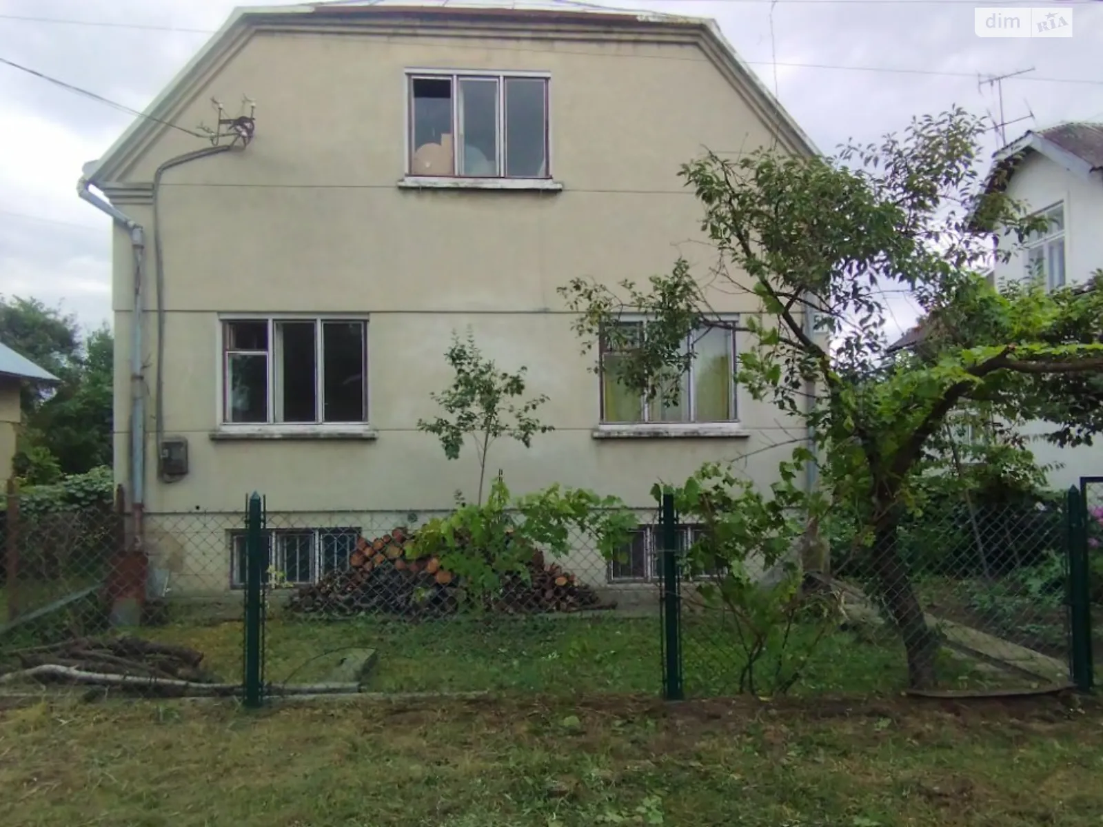 Продается дом на 2 этажа 160 кв. м с подвалом, цена: 84300 $ - фото 1