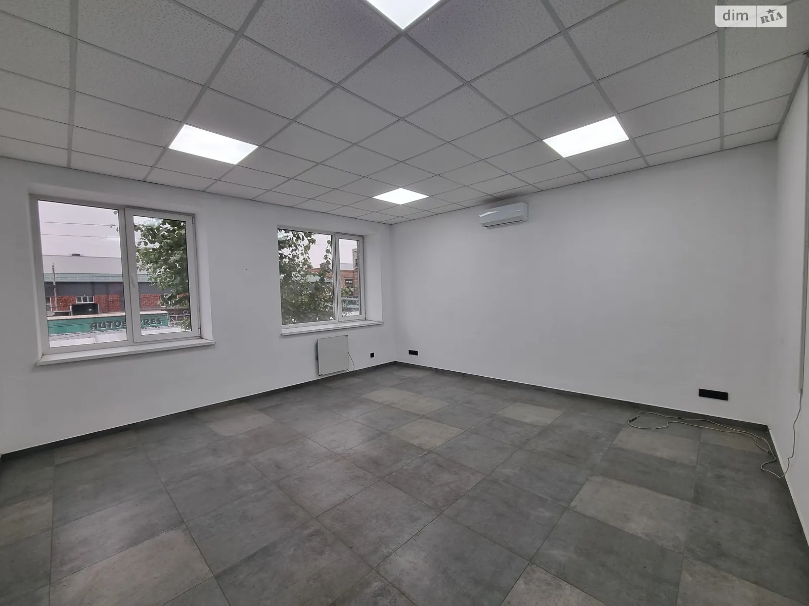 Сдается в аренду офис 30 кв. м в бизнес-центре, цена: 12000 грн - фото 1