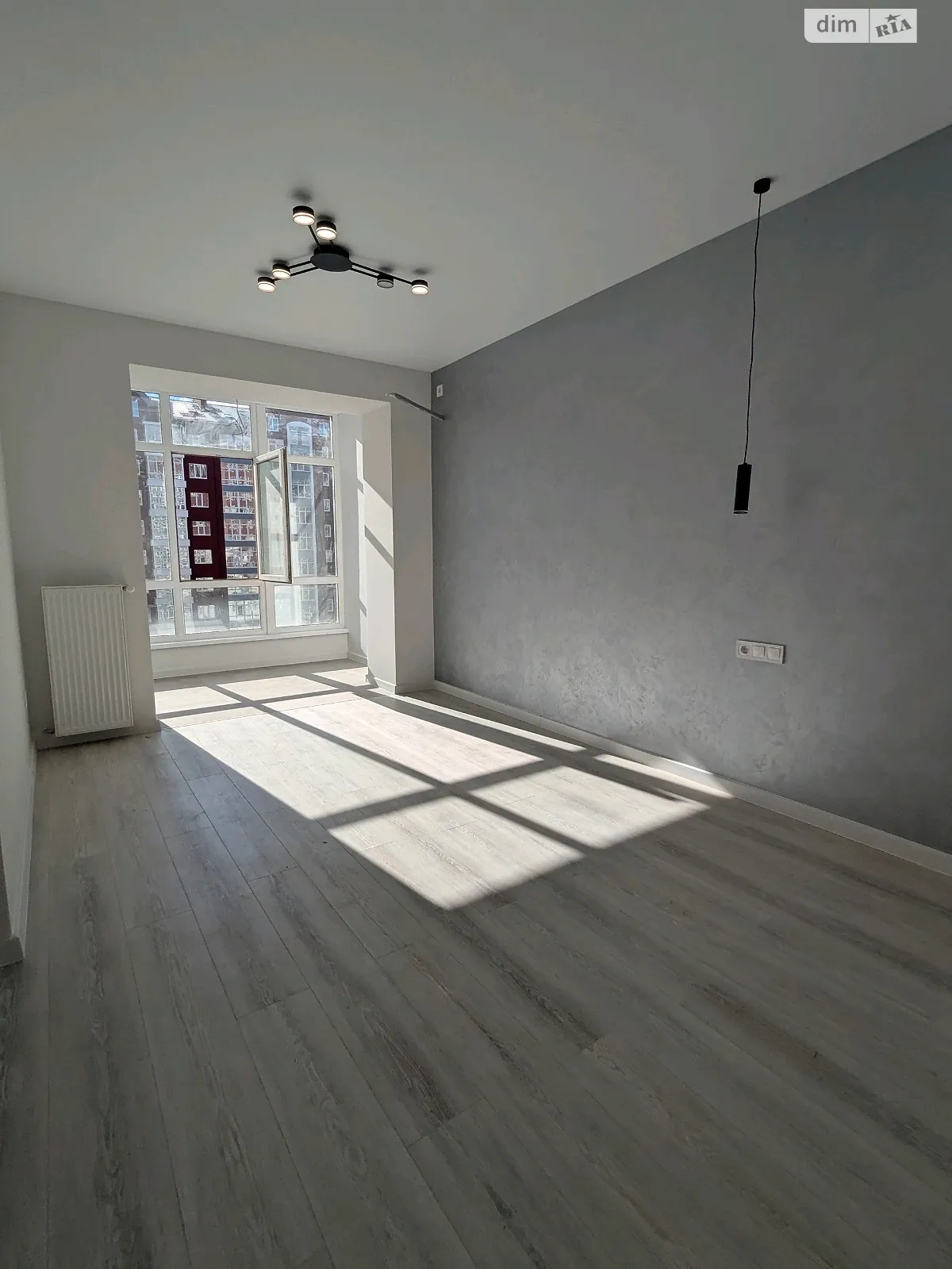 Продается 1-комнатная квартира 43 кв. м в Ивано-Франковске, ул. Высочана Семена, 18 - фото 1
