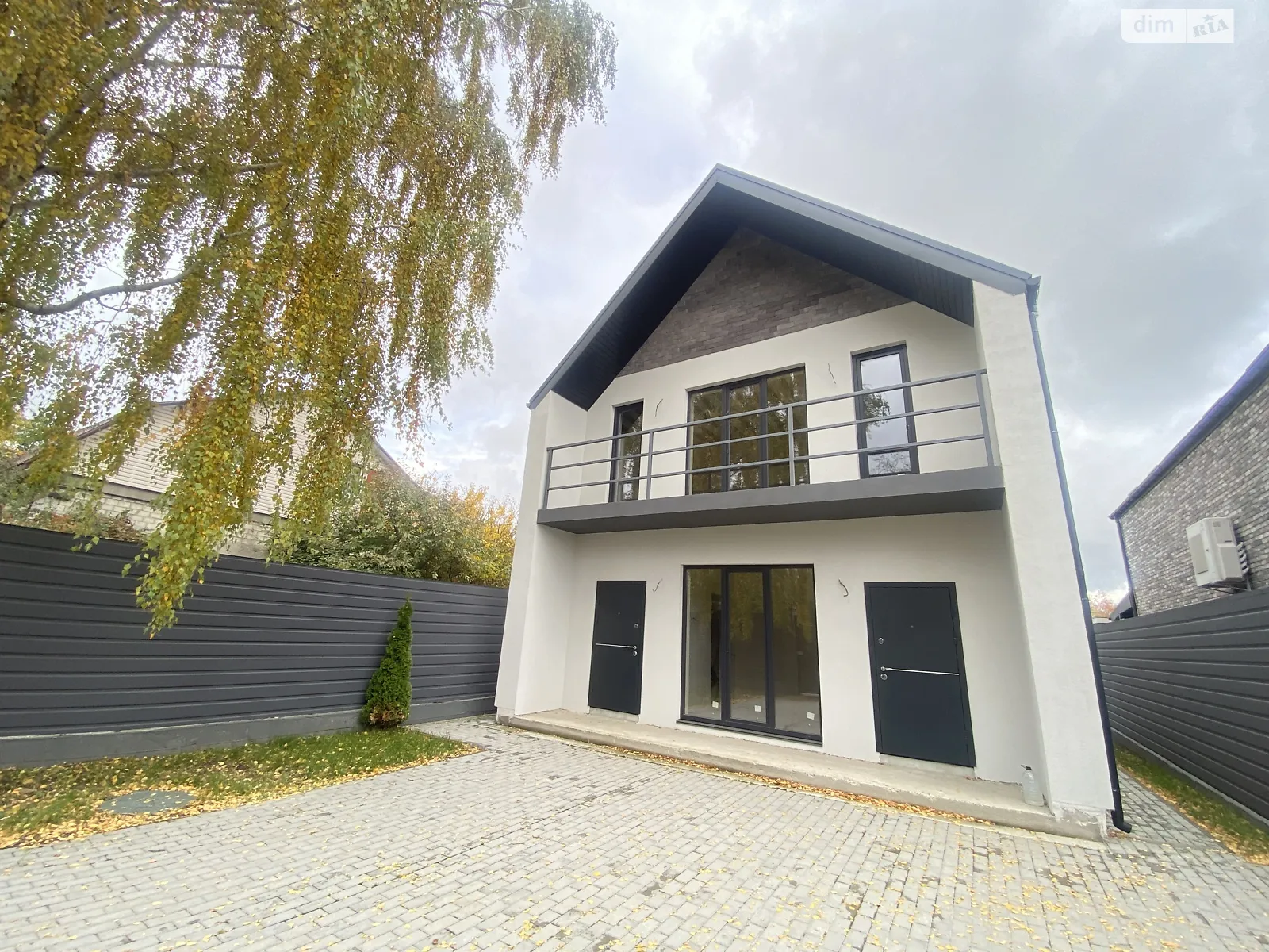 Продается дом на 2 этажа 165 кв. м с верандой, цена: 230000 $ - фото 1