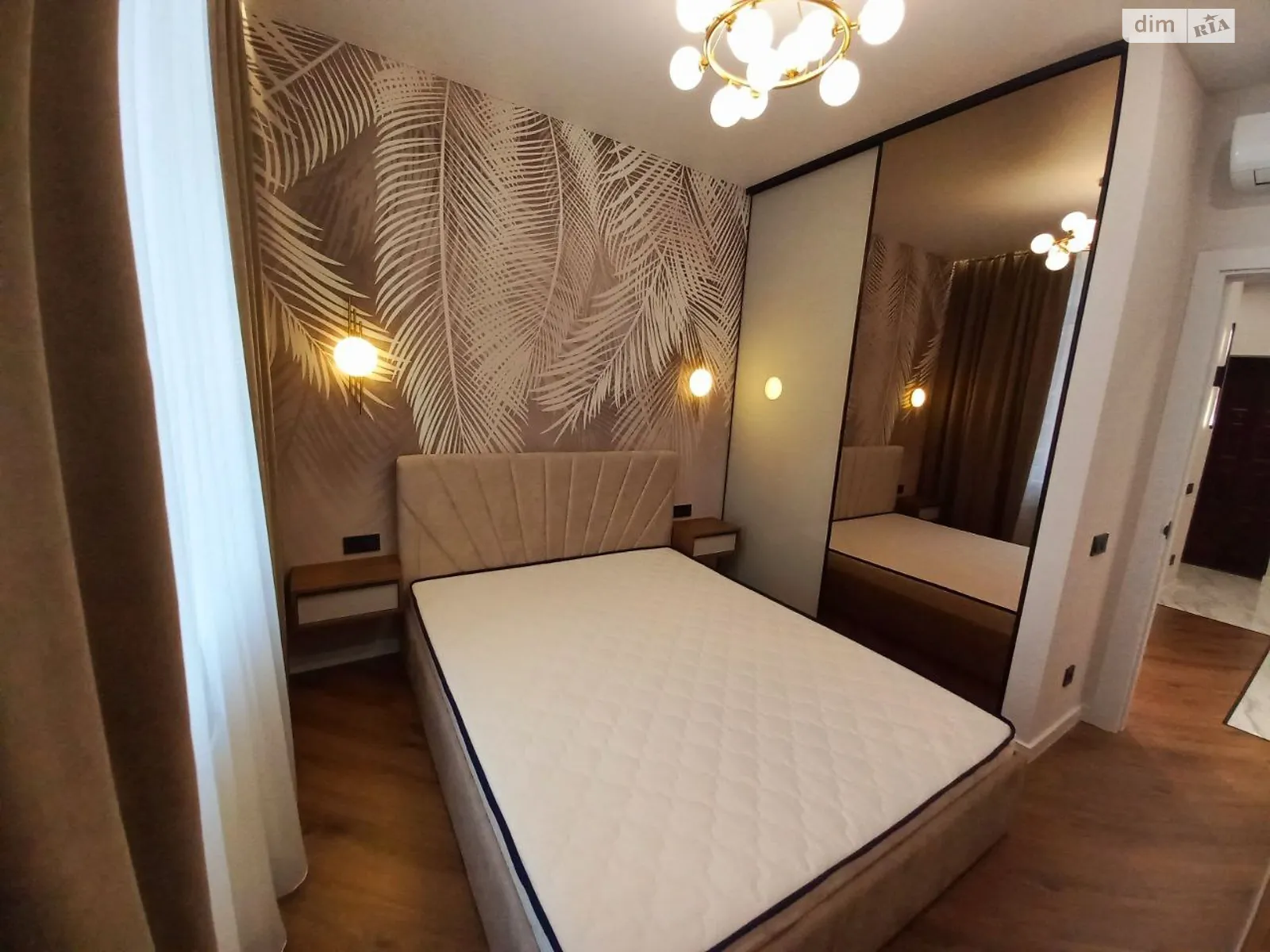 Продается 1-комнатная квартира 42.2 кв. м в Одессе, ул. Краснова, 3/61 - фото 1