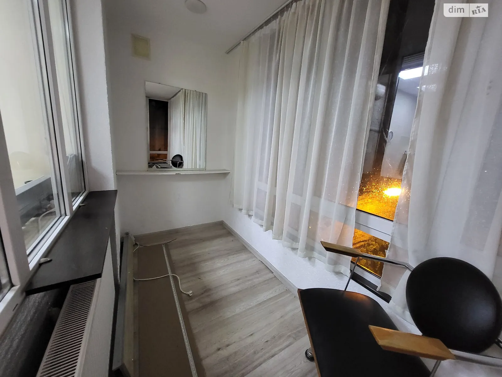 Продается объект сферы услуг 61.7 кв. м в 4-этажном здании, цена: 125000 $ - фото 1