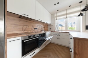 Продаж квартири, Київ, р‑н. Нова забудова, ст.м. Палац Україна, Антоновича (Горького) вулиця, буд. 158