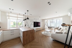 Продаж квартири, Київ, р‑н. Нова забудова, ст.м. Палац Україна, Антоновича (Горького) вулиця, буд. 158