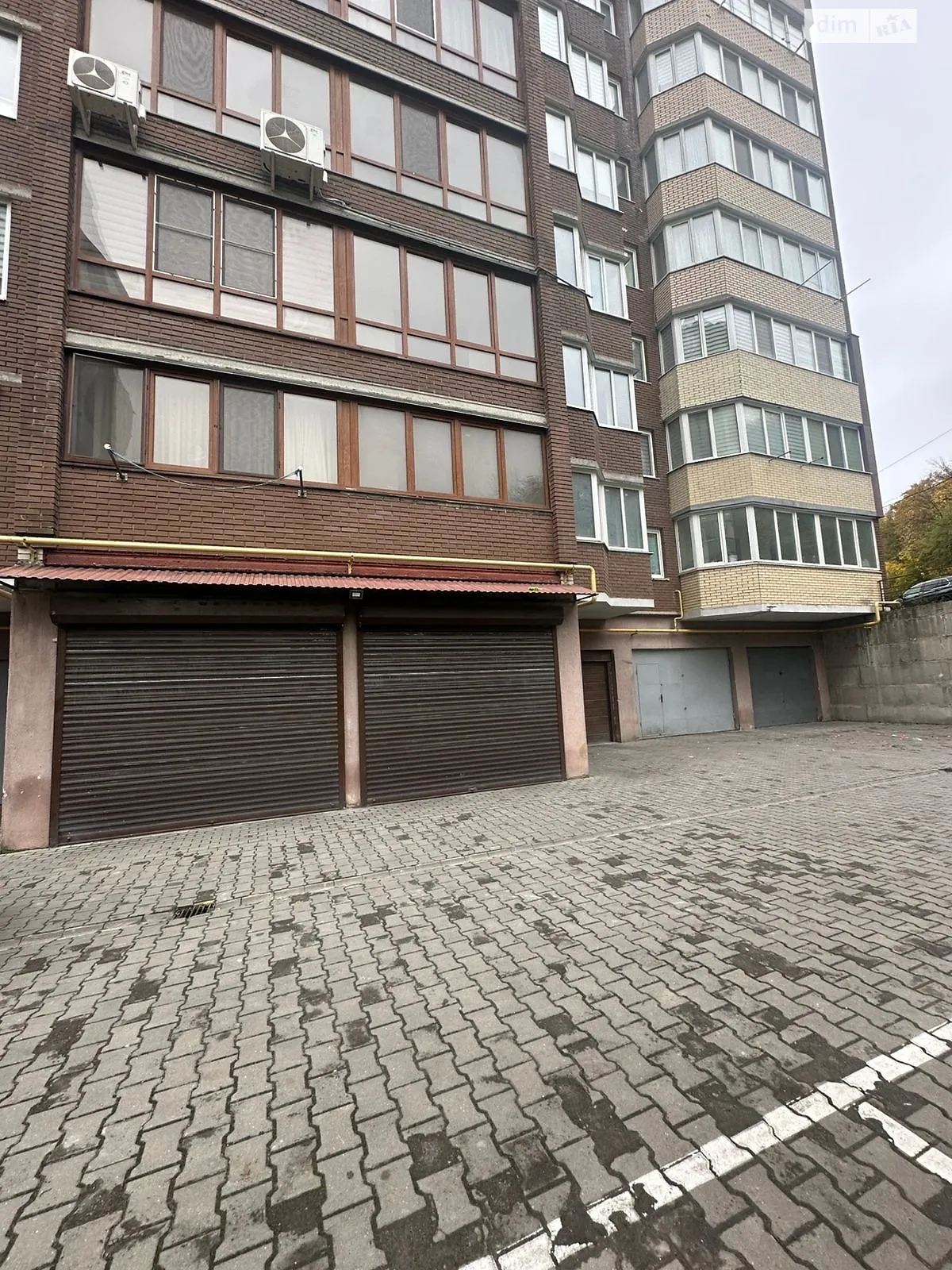 Продается отдельно стоящий гараж универсальный на 36 кв. м, цена: 28500 $ - фото 1