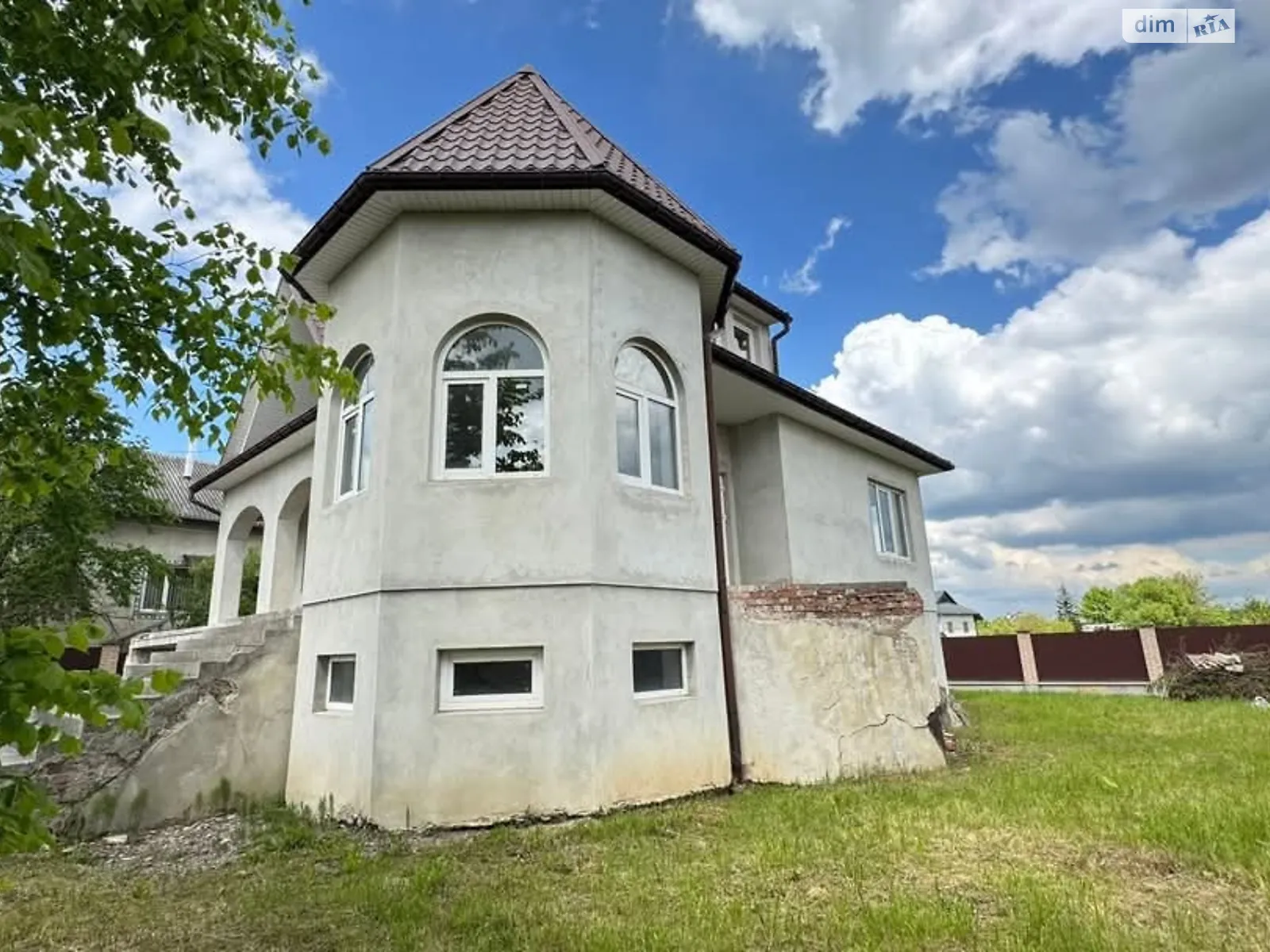 Продается дом на 2 этажа 278 кв. м с баней/сауной, цена: 125000 $ - фото 1