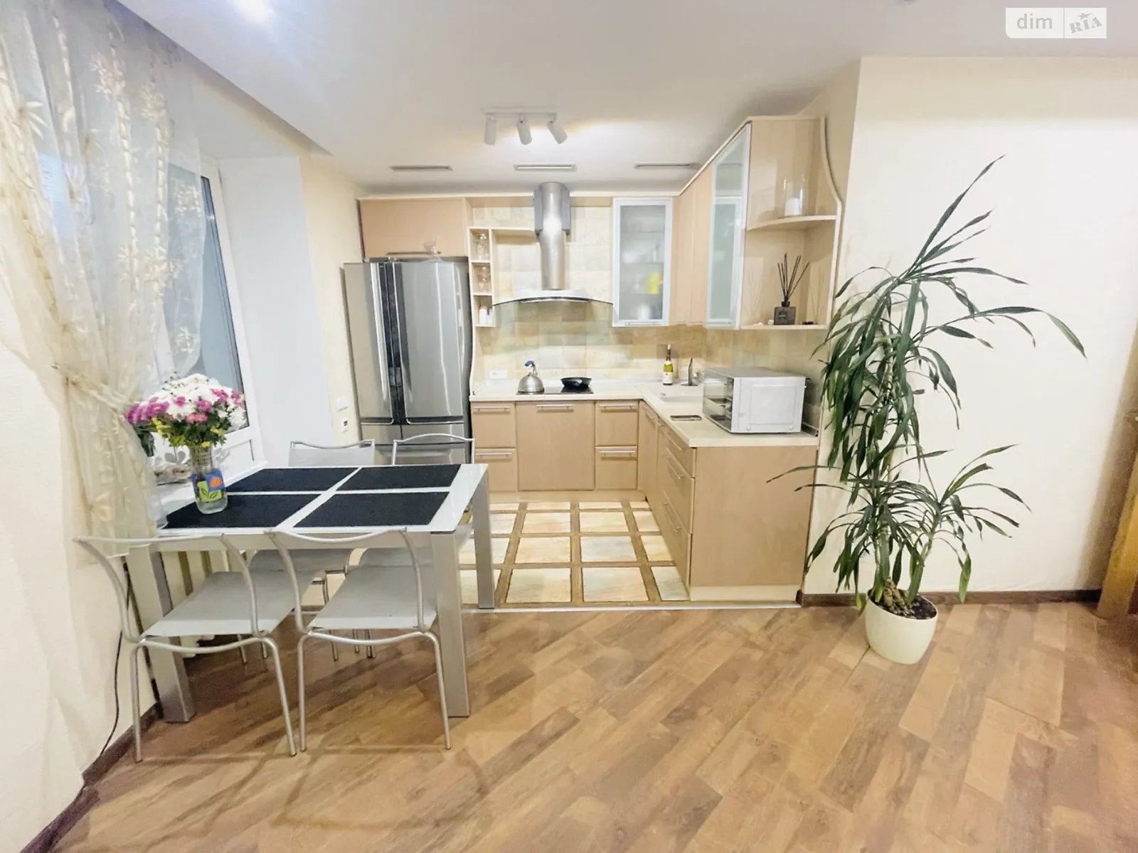 Здається в оренду 1-кімнатна квартира 60 кв. м у Києві, вул. Ахматової Анни, 16Б - фото 1