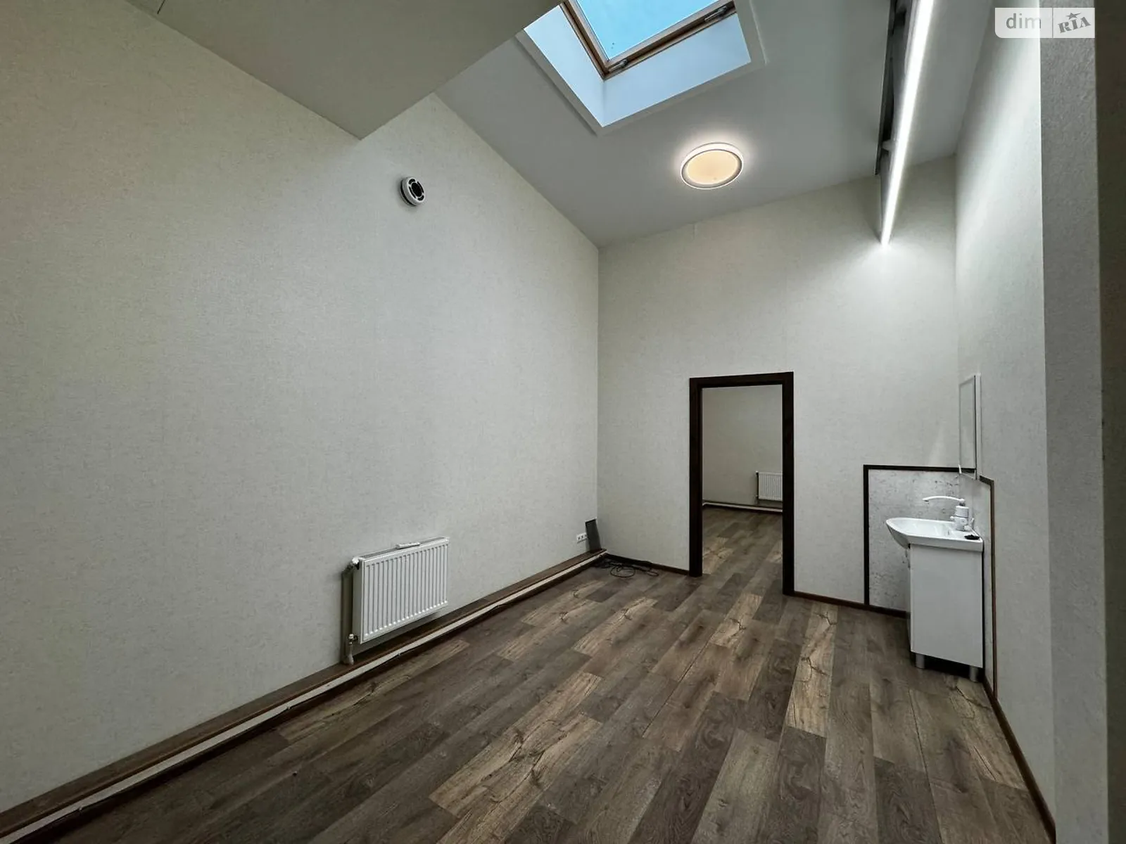Сдается в аренду офис 30 кв. м в бизнес-центре, цена: 8500 грн - фото 1