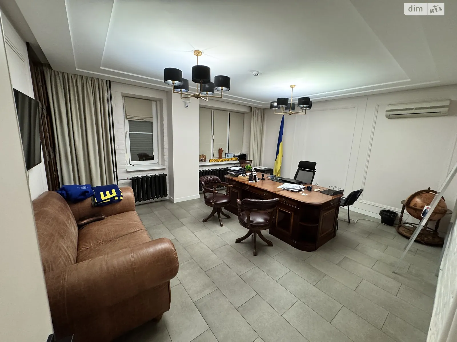 Сдается в аренду офис 88 кв. м в бизнес-центре, цена: 1500 $ - фото 1