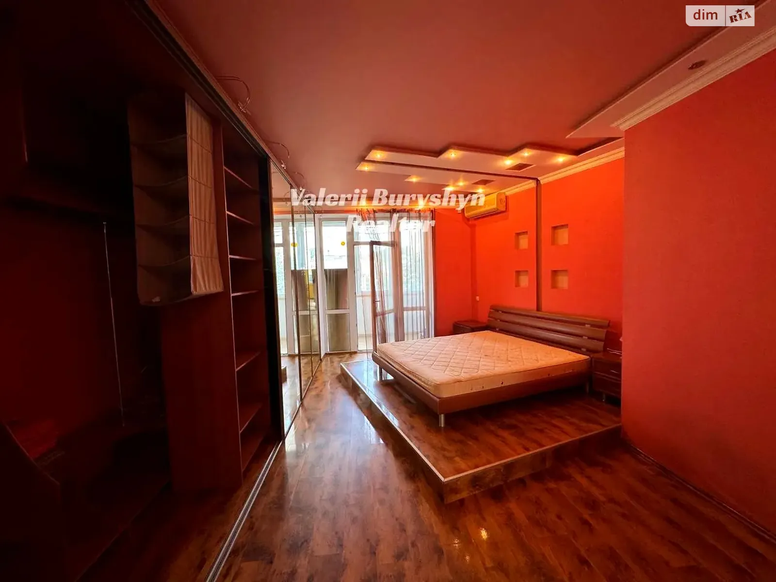 Продается 3-комнатная квартира 138 кв. м в Киеве, ул. Дмитриевская, 48Г - фото 1