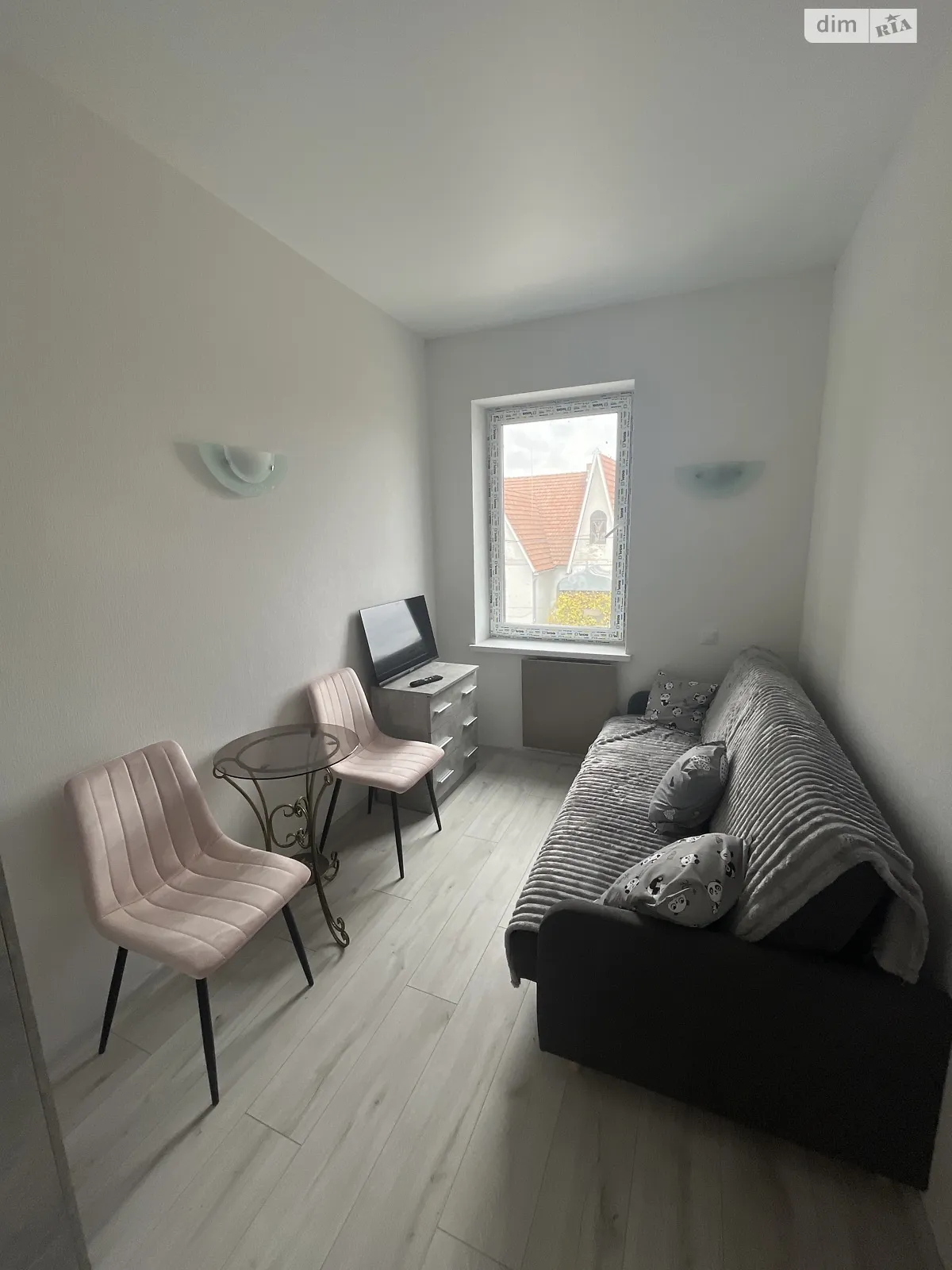 Продається 1-кімнатна квартира 34 кв. м у Ворзелі, вул. Іллі Литвина(Окружна), 23/1 - фото 1