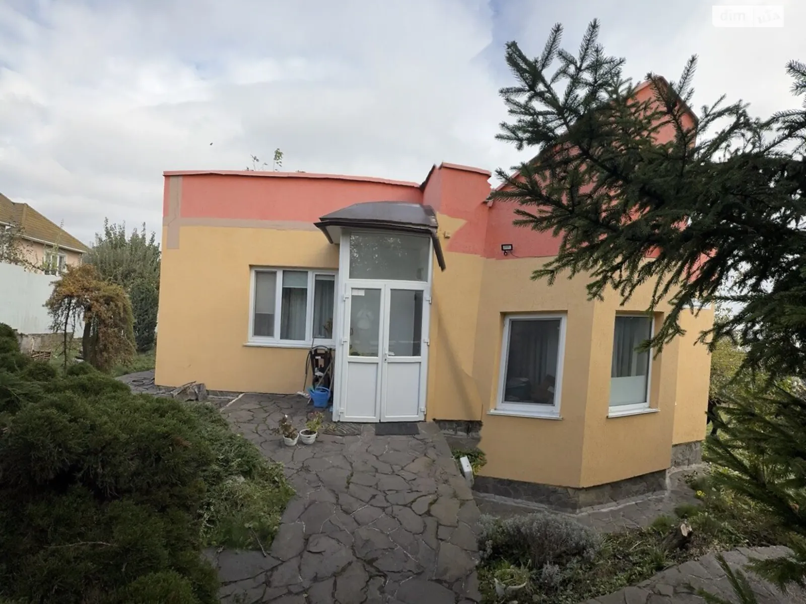 Сдается в аренду одноэтажный дом 100 кв. м с камином, цена: 900 $ - фото 1