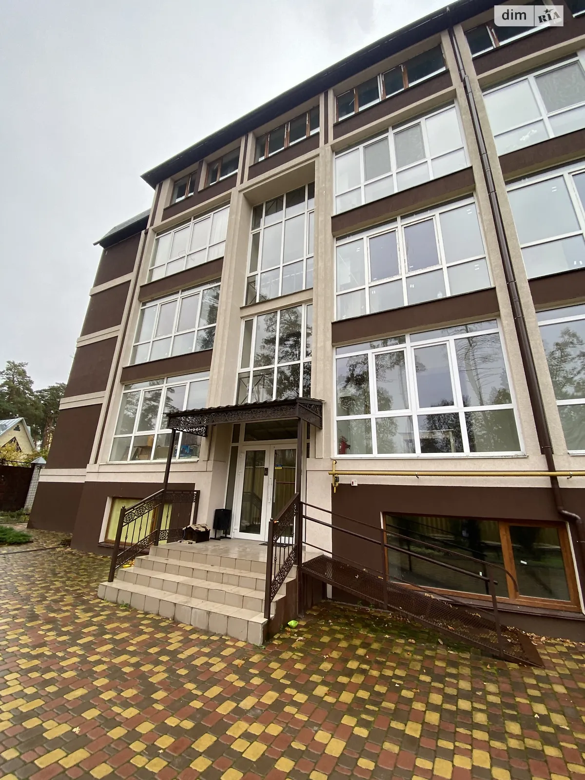 Продается 1-комнатная квартира 65.7 кв. м в Буче, ул. Антония Михайловского(Малиновского), 72Г - фото 1